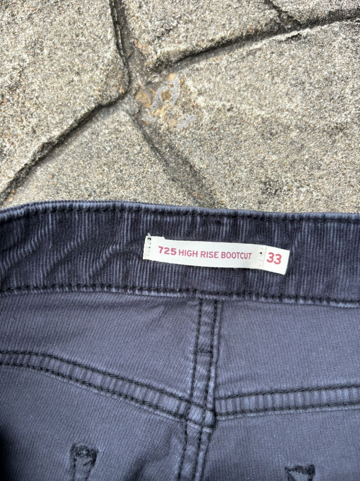 Levi's × Vintage Y2K Levi 725 Bootcut Black Corduroy Jeans Size US 33 - 6 Thumbnail
