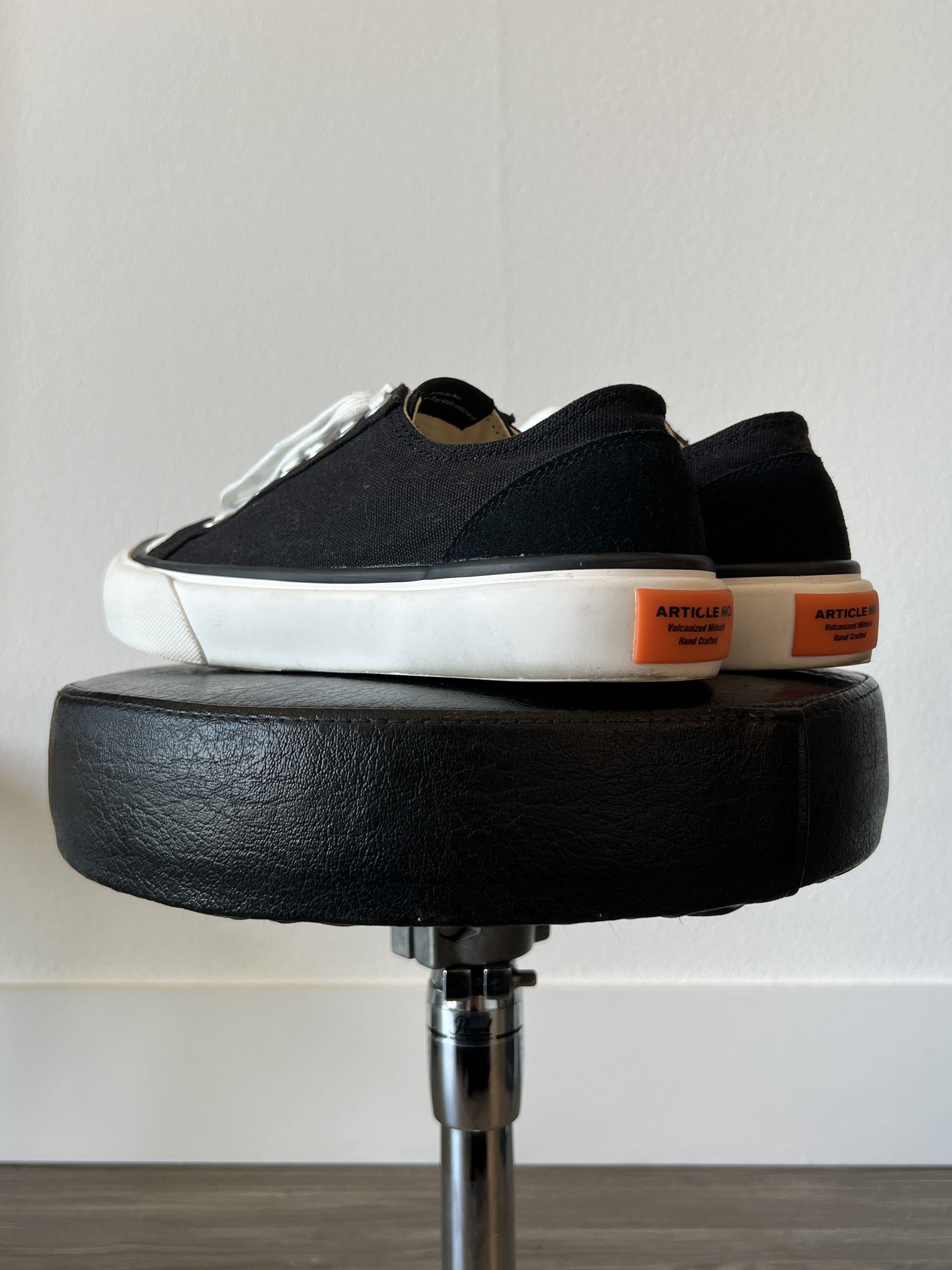 Article No. Article No. 1007 Low Top Sneakers Size US 7.5 / EU 40-41 - 2 Thumbnail