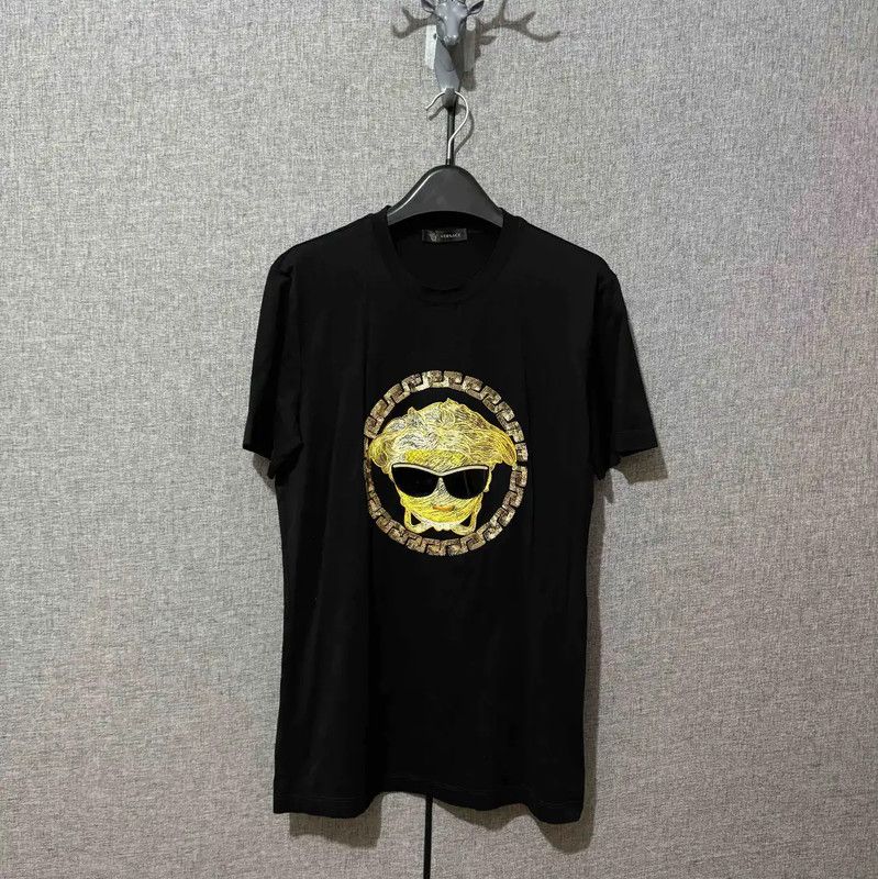 Versace Versace Black Logo Embroidered T-Shirt for Men 0089 Size US S / EU 44-46 / 1 - 1 Thumbnail