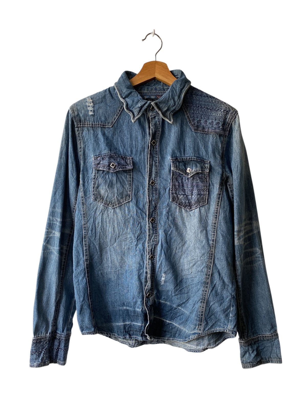 In The Attic × Japanese Brand In The Attic Japan Distressed Button Up Denim Shirt Size US M / EU 48-50 / 2 - 1 Thumbnail