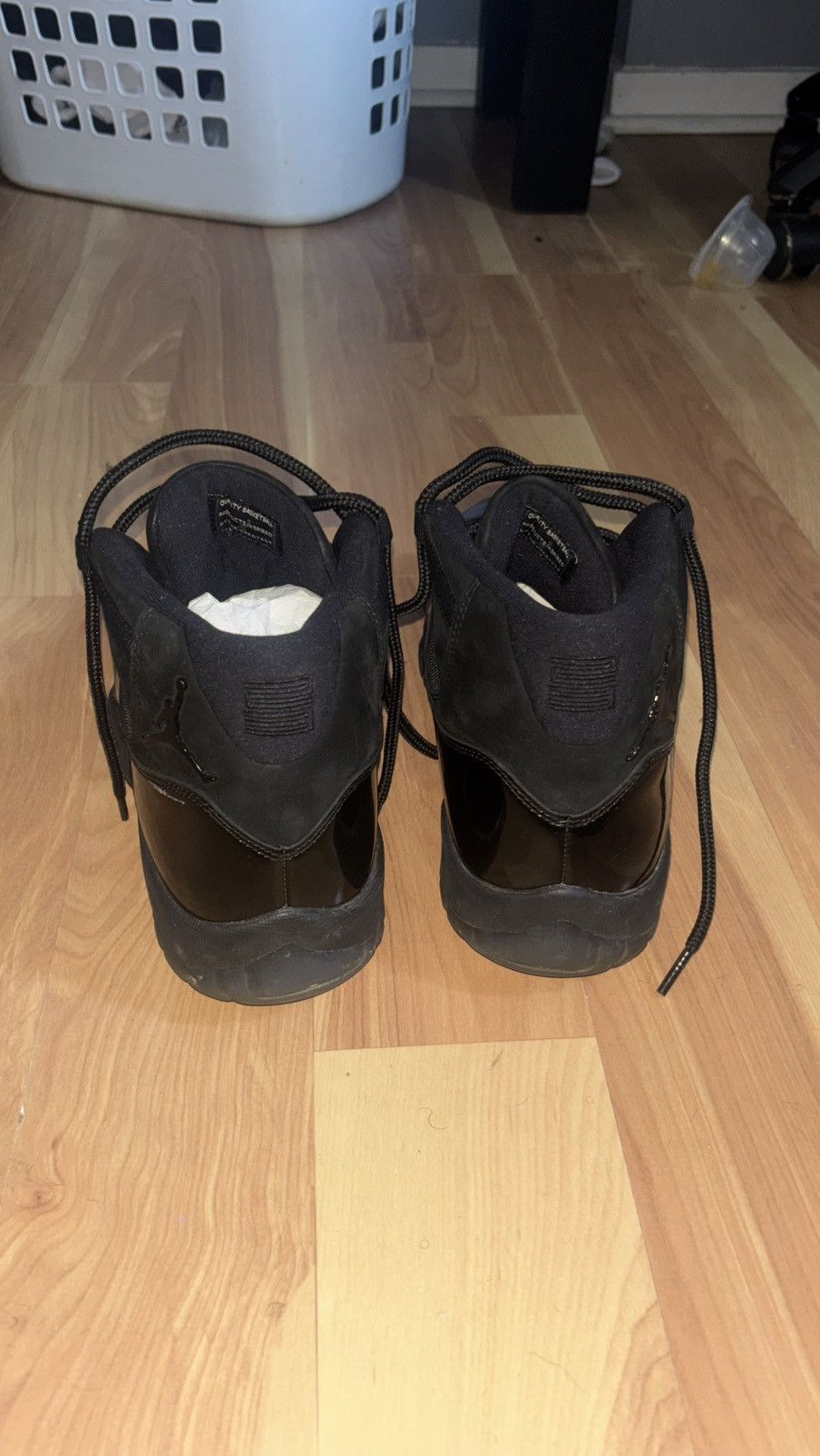 Jordan Brand Jordan 11 Cap and Gown Size US 10.5 / EU 43-44 - 4 Thumbnail
