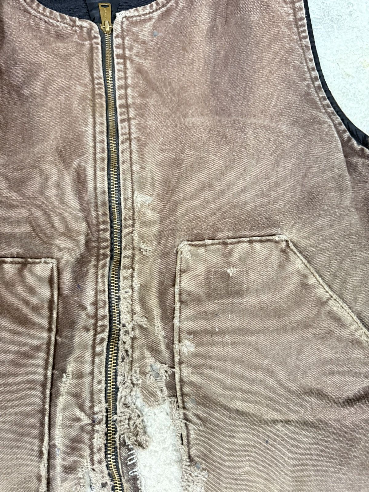 Carhartt × Vintage Vintage Thrashed Carhartt Vest Size US XL / EU 56 / 4 - 5 Thumbnail