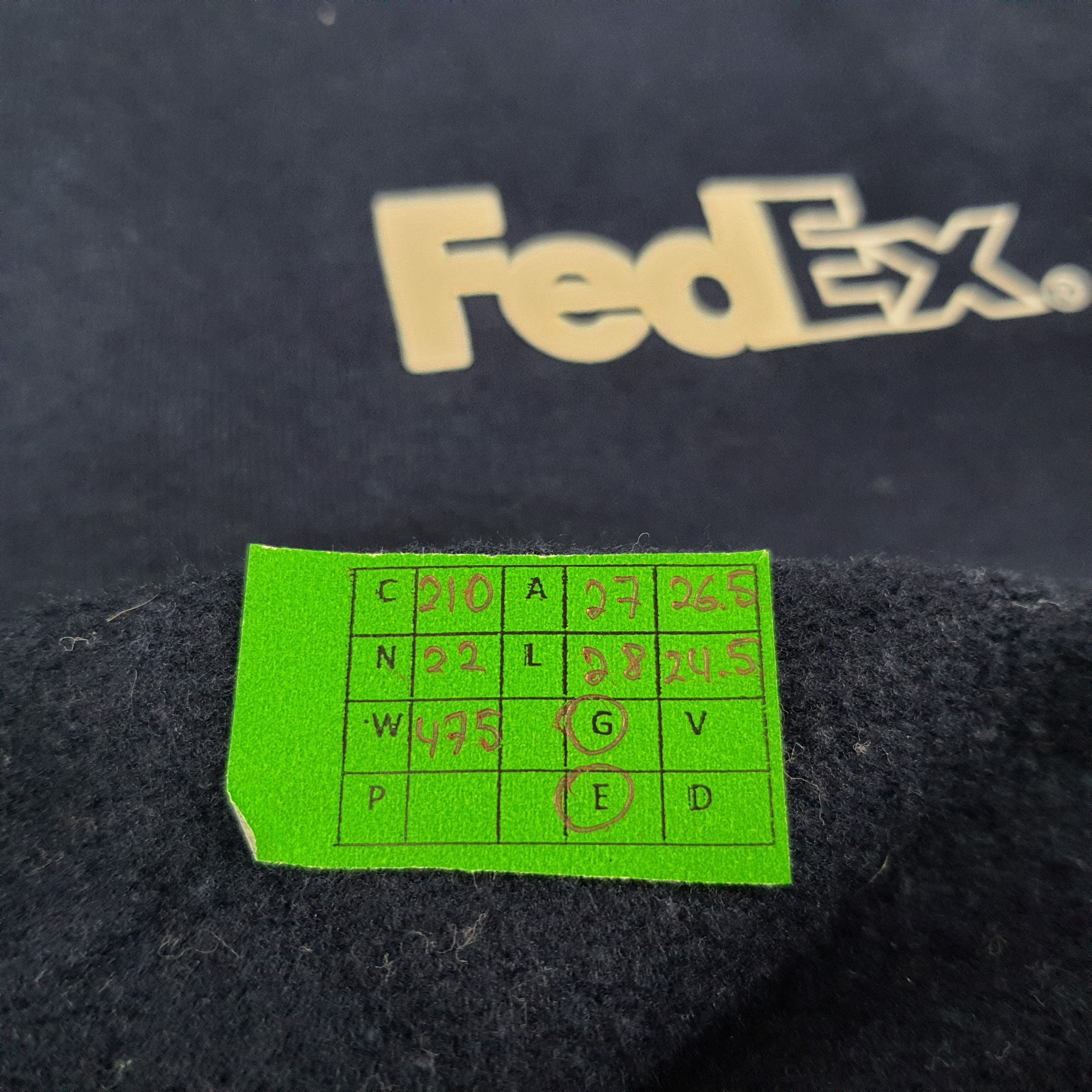 Vintage Vintage FedEx Express Shipping Courier Staff Sweatshirts Size US XXL / EU 58 / 5 - 7 Thumbnail