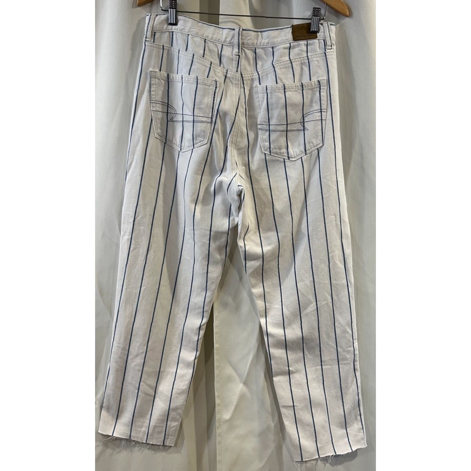 American Eagle Outfitters VINTAGE American Eagle Denim Jeans Womens 10 Blue White Pinstriped High Rise 5-Pocket Regular Inseam 25in Shoes Pockets Logo Shirt/Jeans? Size 32" / US 10 / IT 46 - 3 Thumbnail