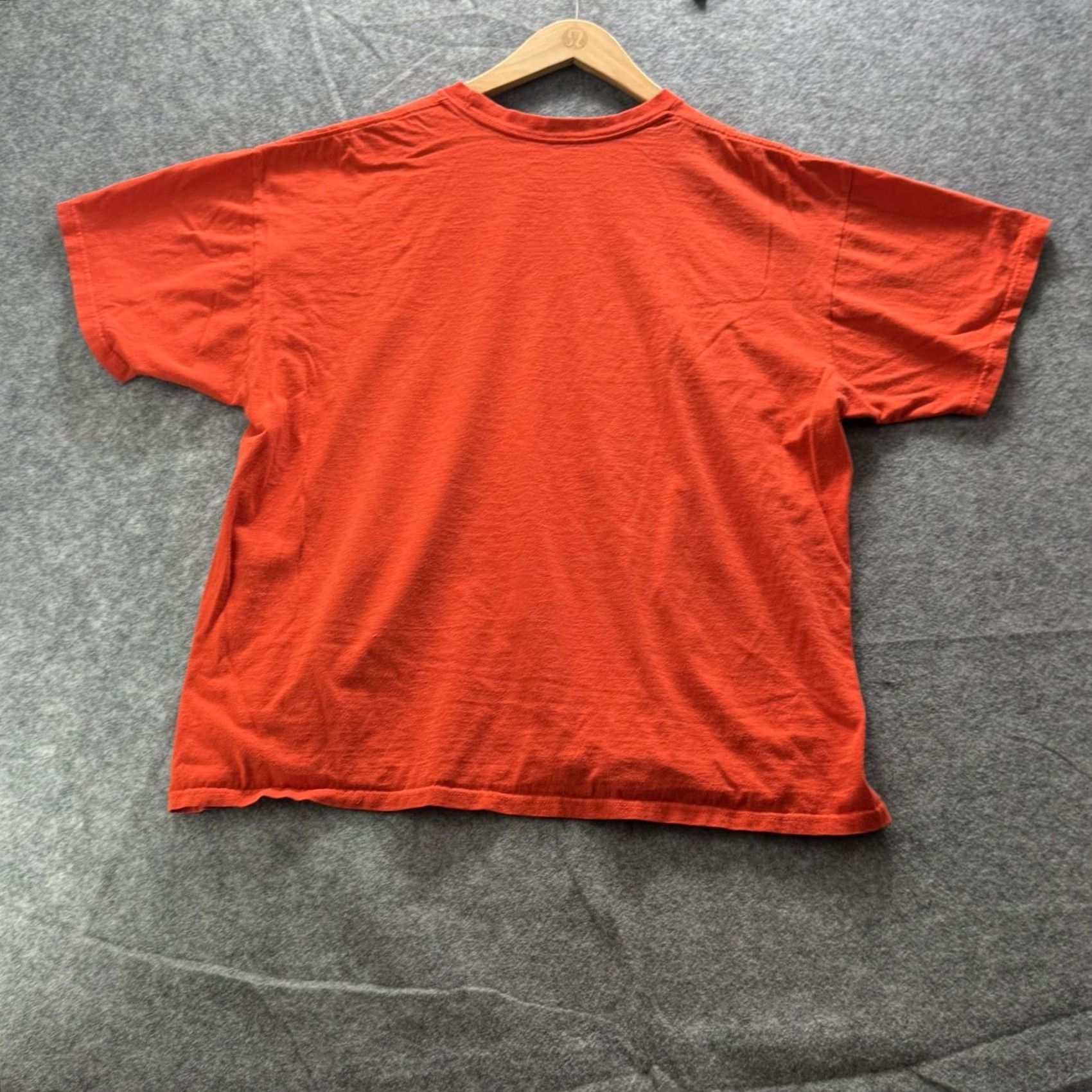 Nike VINTAGE NIKE Shirt Mens L Orange Graphic Tee Crewneck Tagless Swoosh Size US L / EU 52-54 / 3 - 5 Thumbnail