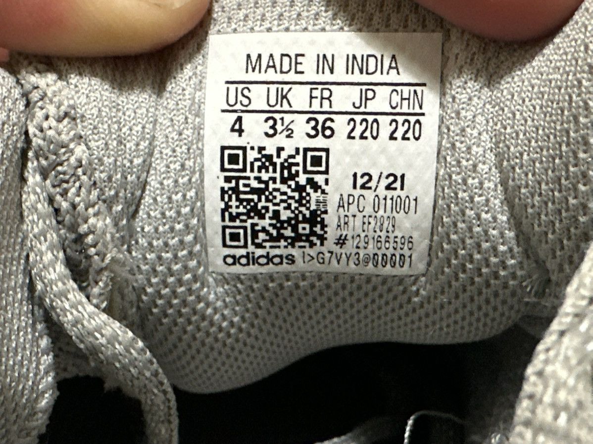 Yeezy YEEZY 700 V2 STATIC MENS 4 GENTLY USED Size US 5.5 / IT 35.5 - 23 Thumbnail