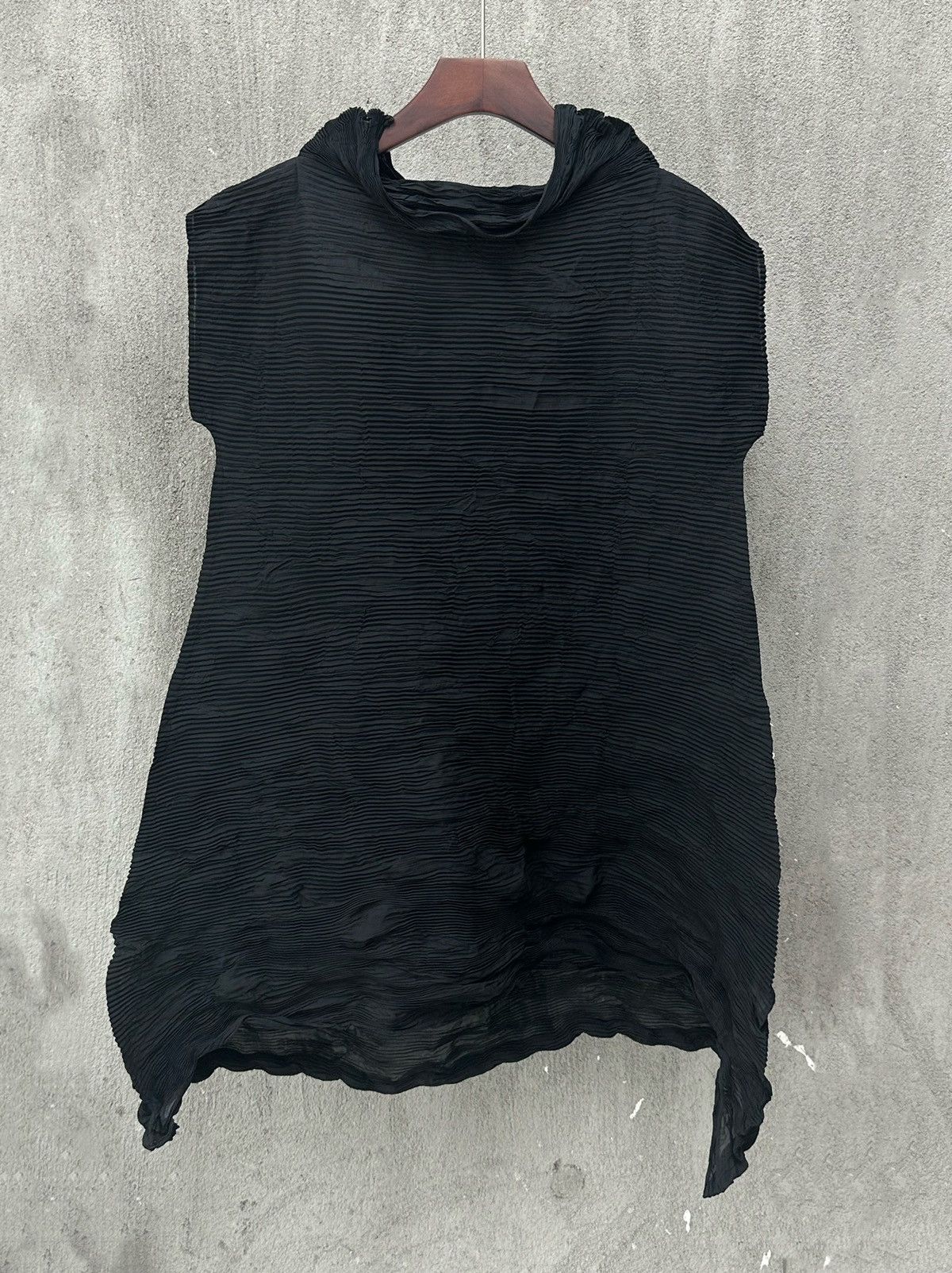 Issey Miyake × Vintage Black Horizontal Stripe Spring Pleated Long Top Size M / US 6-8 / IT 42-44 - 1 Thumbnail