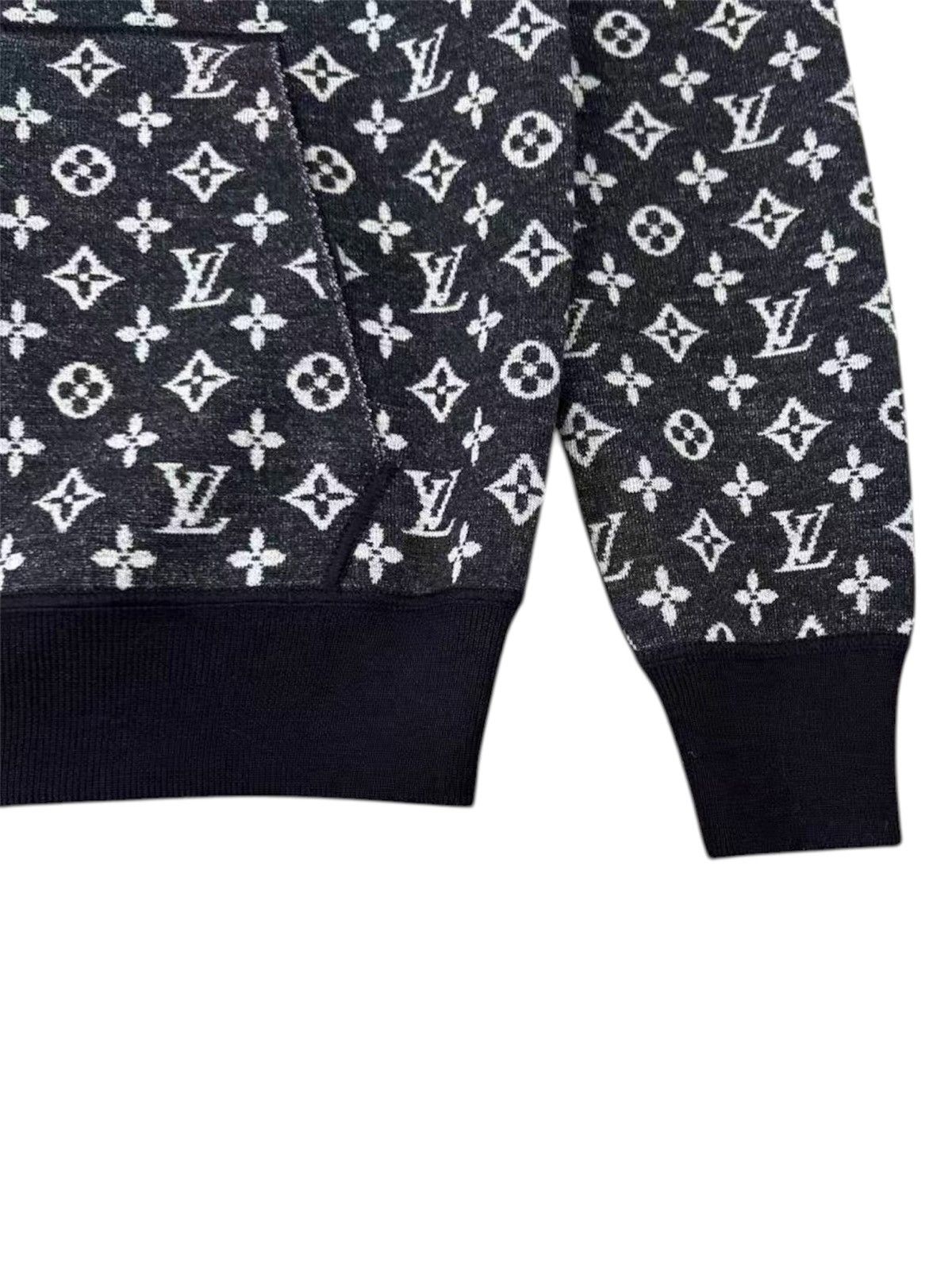 Louis Vuitton Louis Vuitton L Reversible Monogram Bomber Wool Jacket Size US L / EU 52-54 / 3 - 3 Thumbnail