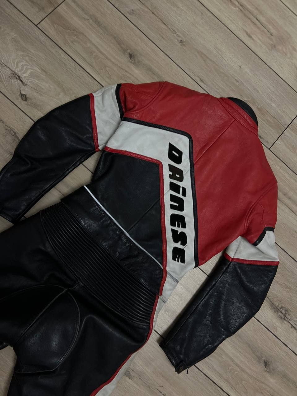 Dainese Dainese Vintage 2 piece Leather Suit Motorcycle EUR 44 Size US S / EU 44-46 / 1 - 3 Thumbnail