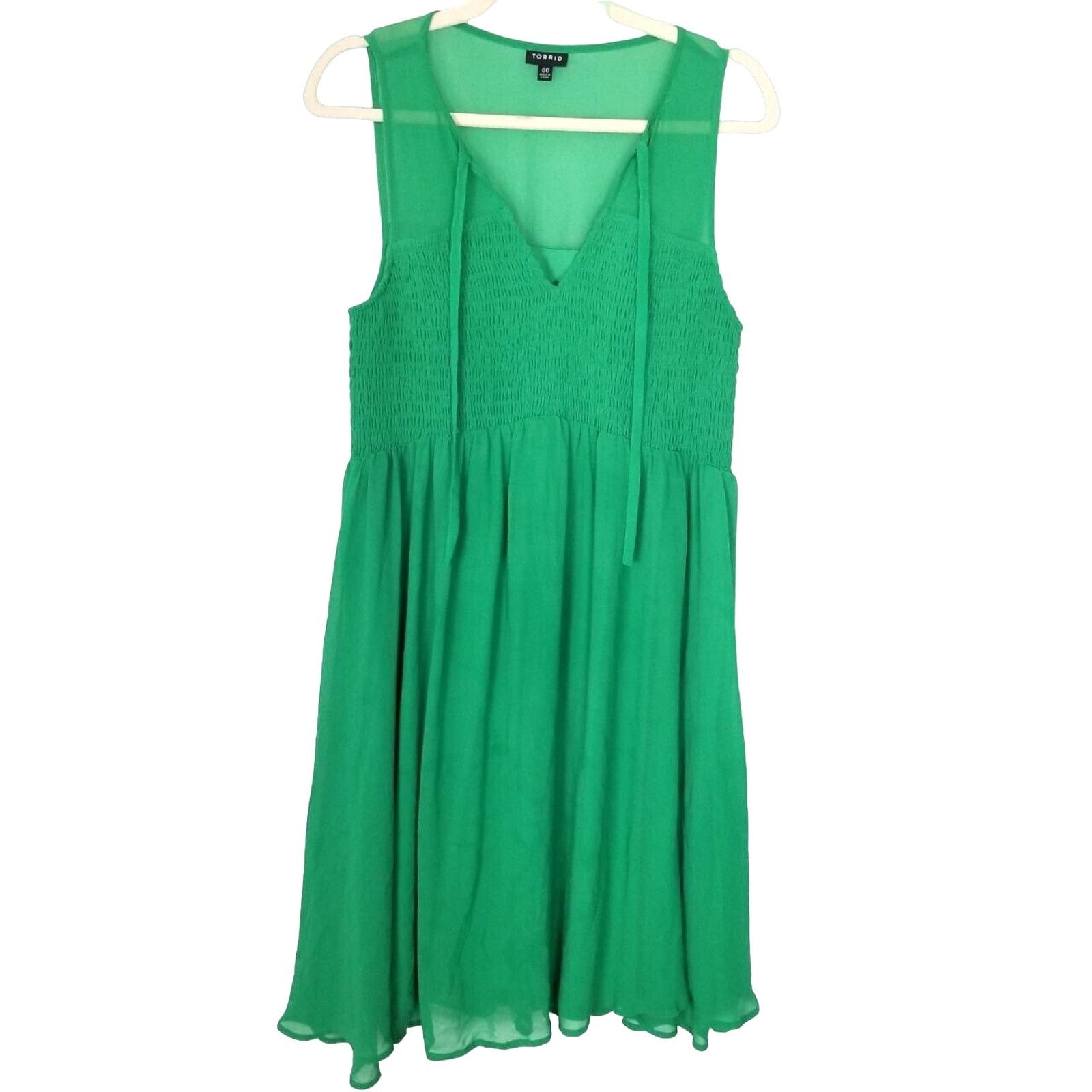 Corridor Torrid Chiffon Smocked Skater Dress Kelly Green Babydoll Size XXS / US 00 / IT 34 - 2 Thumbnail