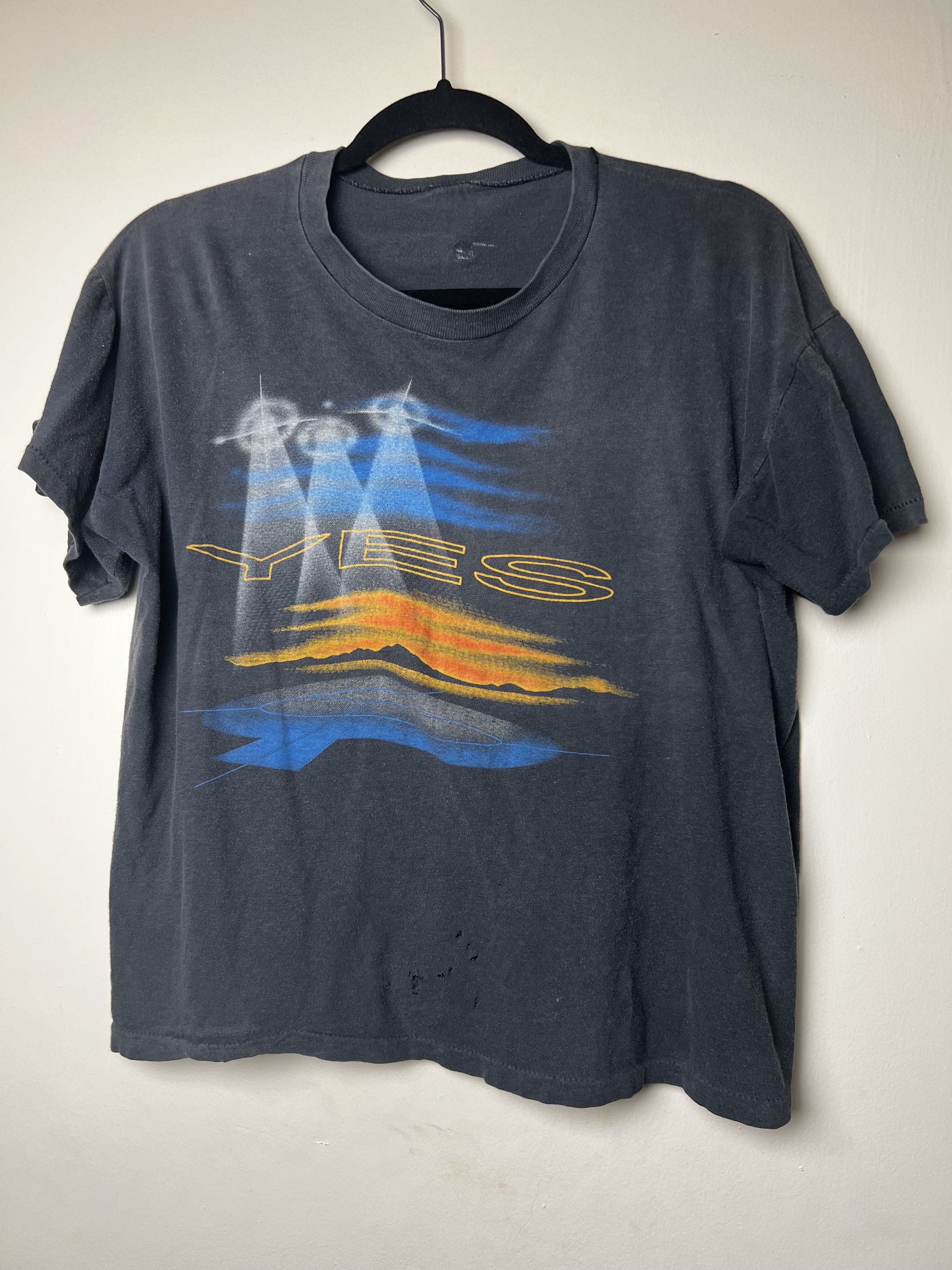 Vintage Vintage YES 1984 World Tour Band T-Shirt Size US S / EU 44-46 / 1 - 8 Thumbnail