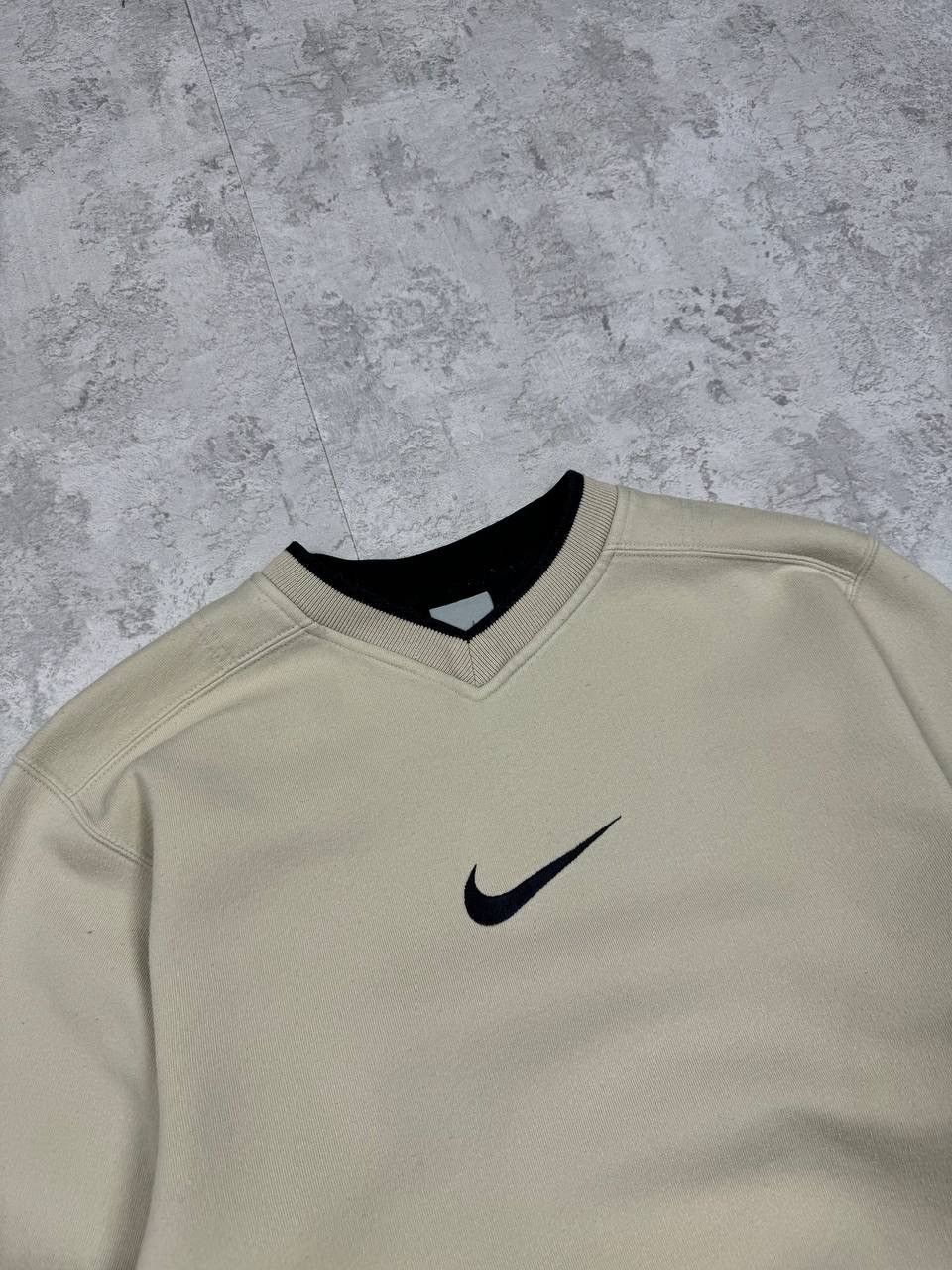 Nike Vintage Nike Y2K Sweatshirt Center Logo Size US S / EU 44-46 / 1 - 4 Thumbnail
