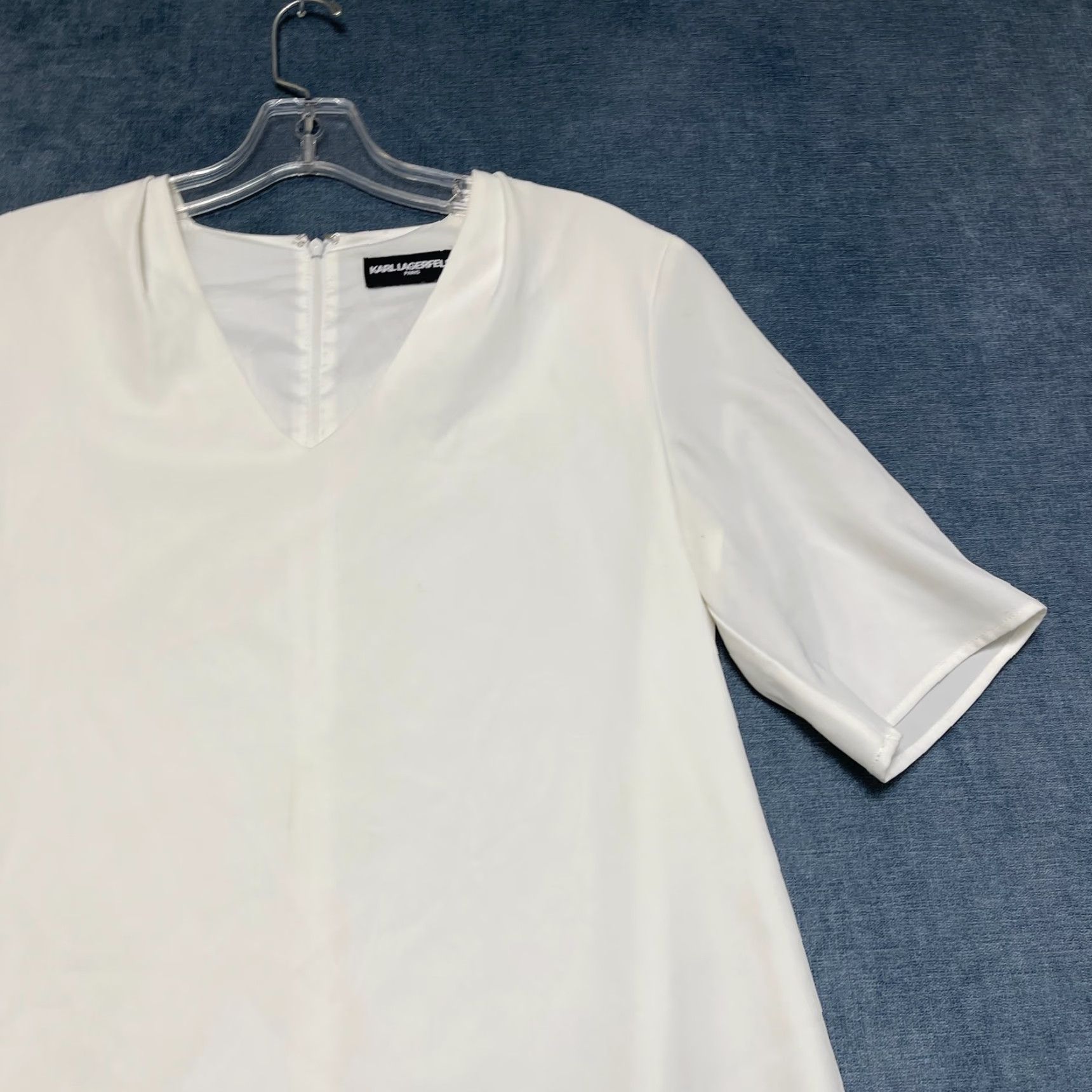 Karl Lagerfeld Karl Lagerfeld Paris Blouse Womens S/M White Stretch V-Neck 3/4 Sleeve Back Zip Size S / US 4 / IT 40 - 5 Thumbnail