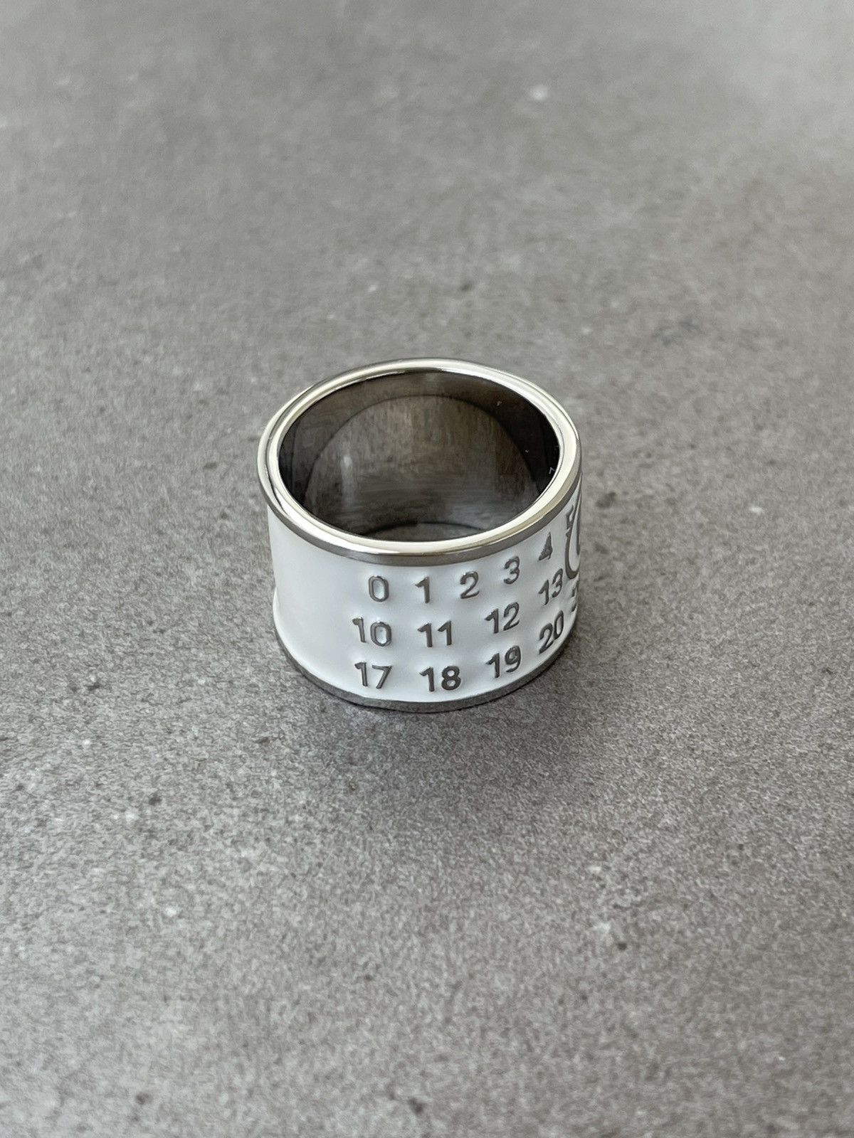 Maison Margiela !DS! SS24 Maison Margiela Numbers Silver White Ring Size ONE SIZE - 7 Thumbnail