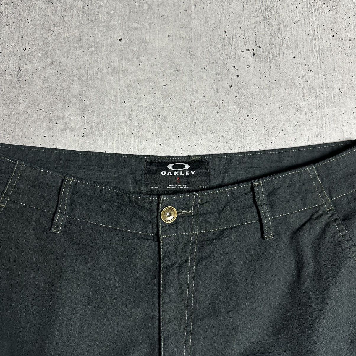 Oakley × Vintage Vintage Oakley Cargo Baggy Short Jorts Y2K 34 Size US 34 / EU 50 - 2 Thumbnail
