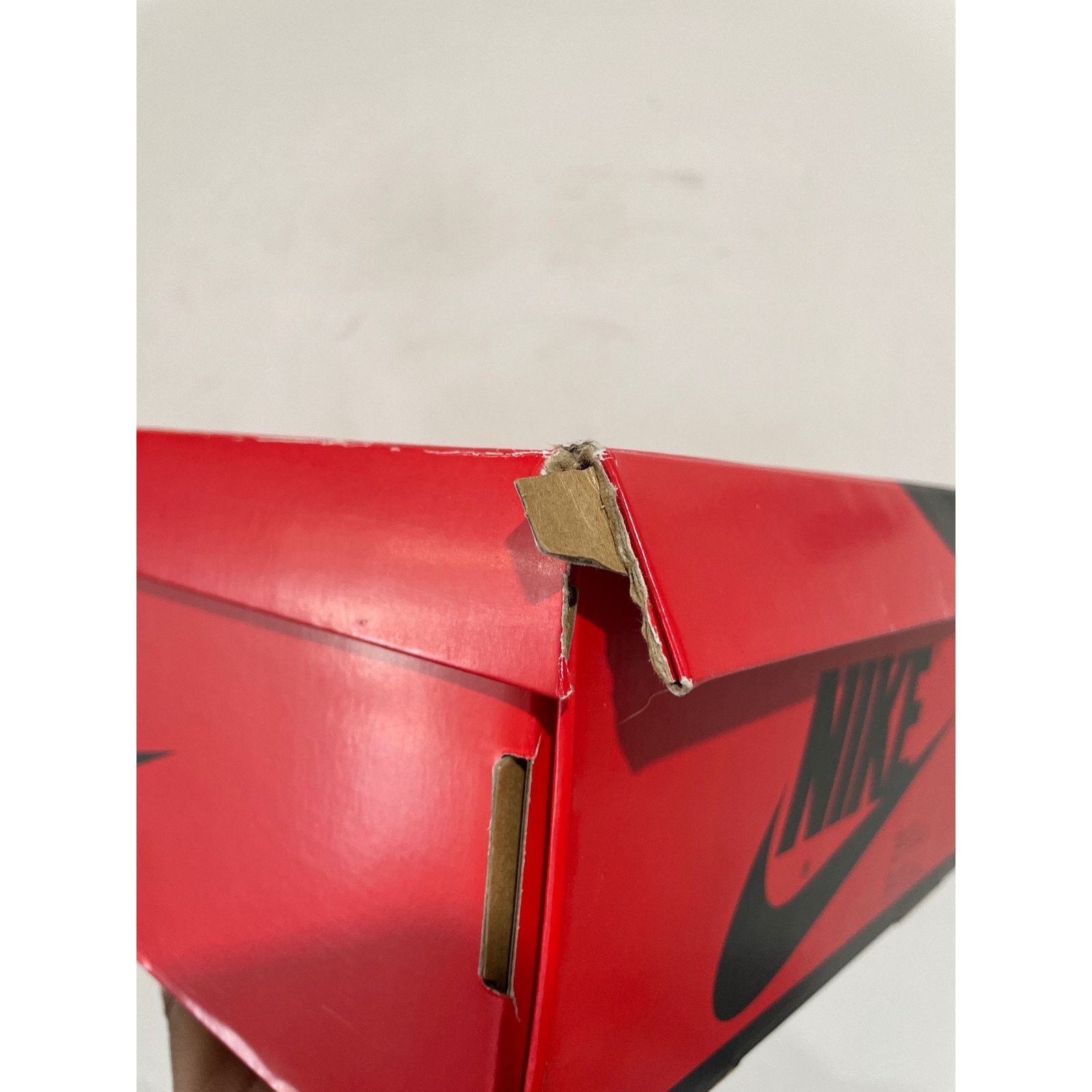 Nike NIKE JORDAN 1 HIGH '85 VARSITY RED SIZE 10 NEW Size US 10 / EU 43 - 7 Thumbnail