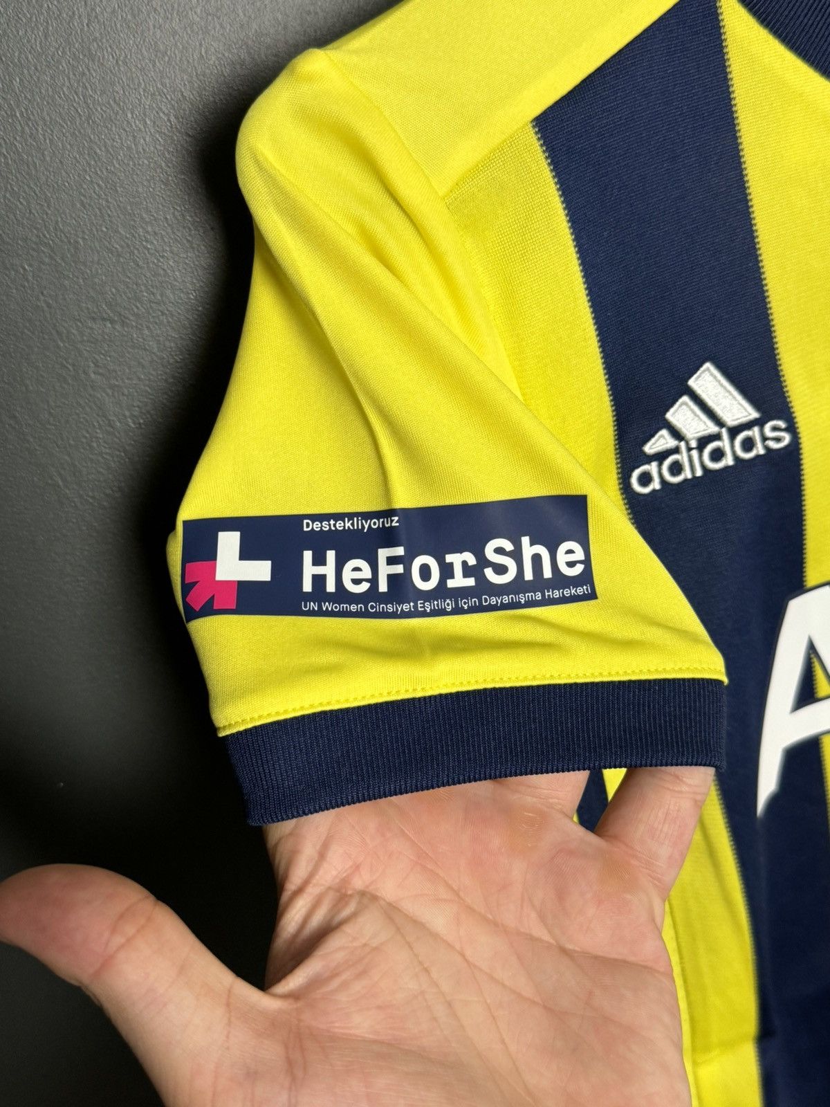 Adidas KIDS New Fenerbahce 20/21 Home Football Jersey T-Shirt Size US XS / EU 42 / 0 - 5 Thumbnail