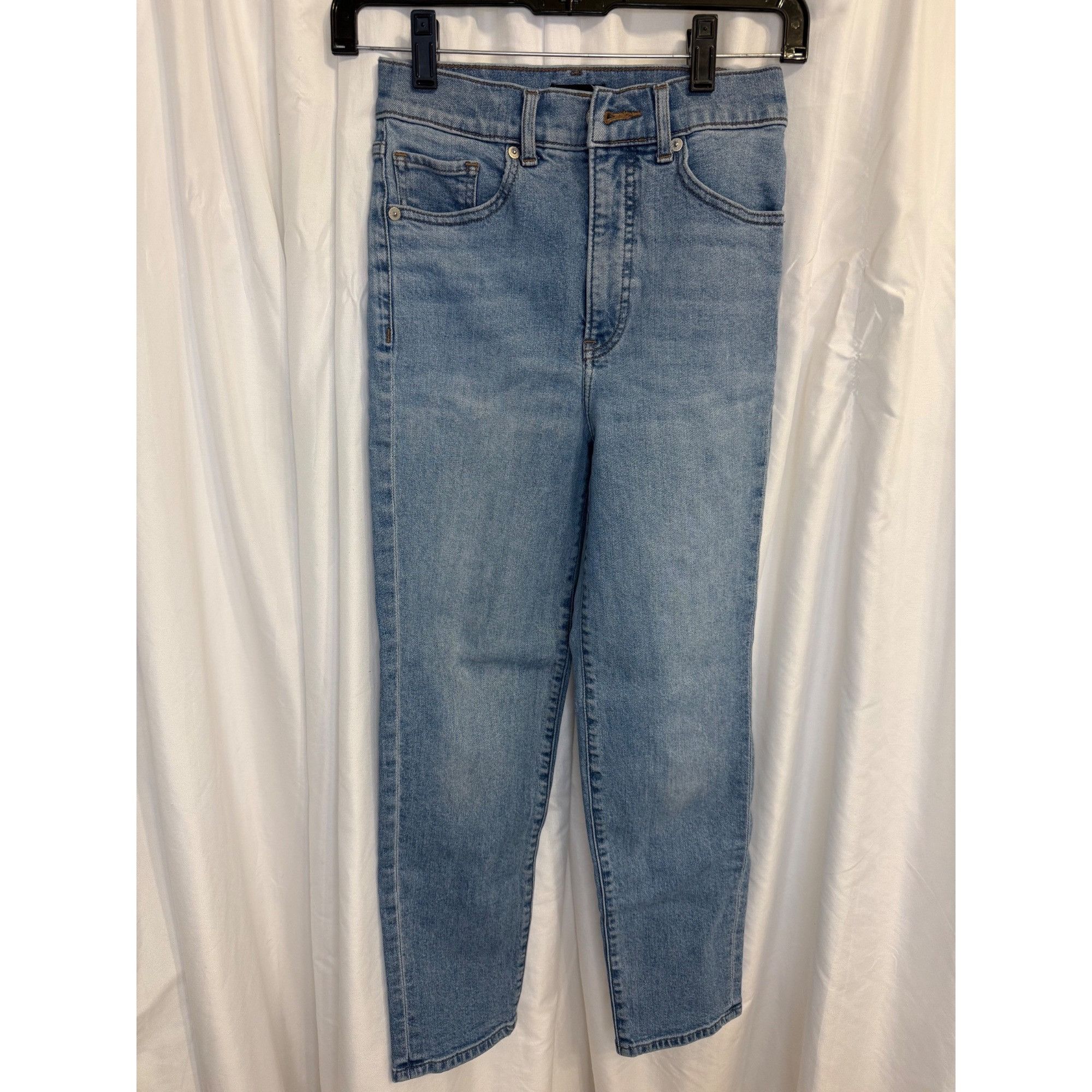 Express Express Mom Jean Super High Rise Light Wash Denim Womens Siz Size 24" / US 00 / IT 34 - 1 Thumbnail