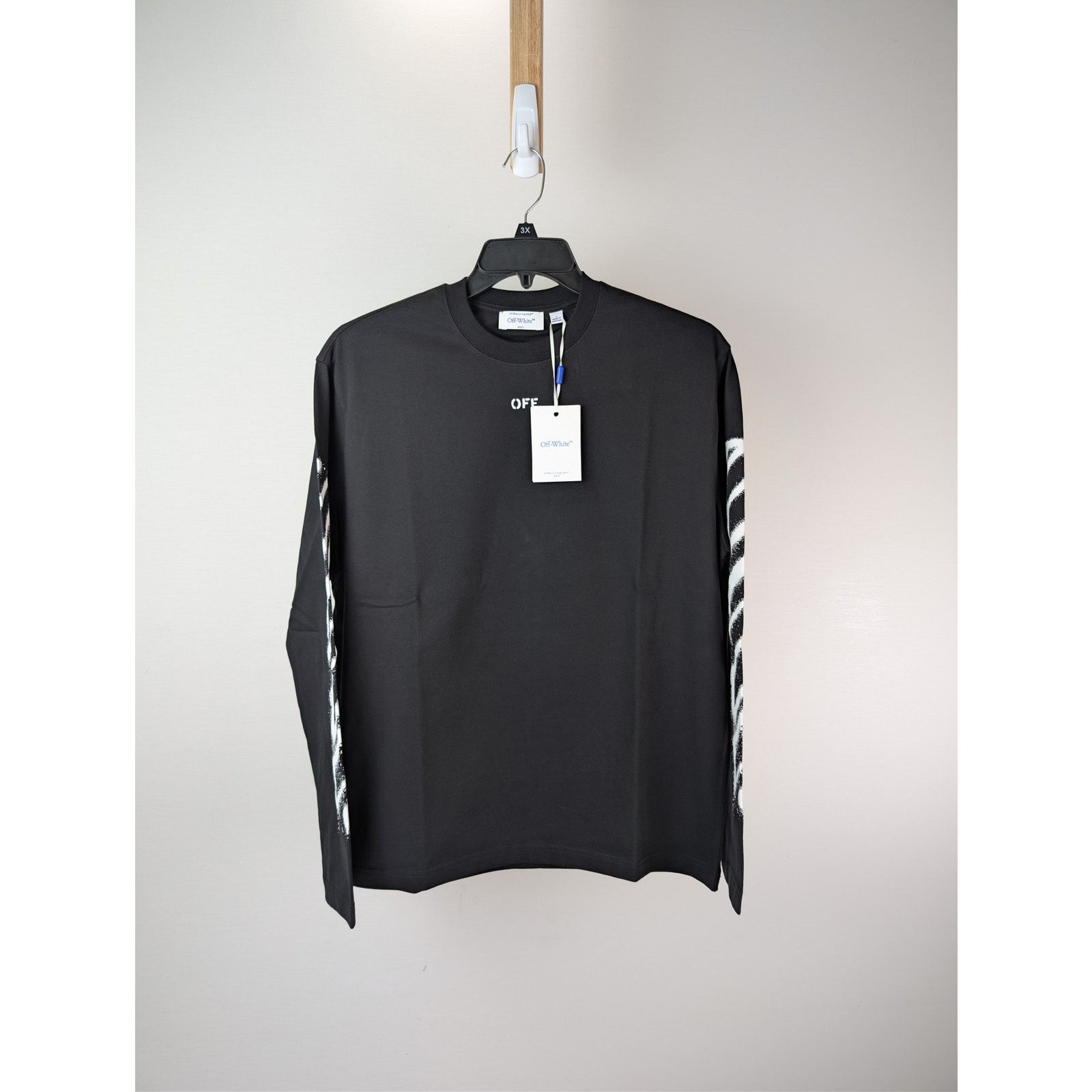 Off-White o1rshd1 Spray Can Arrow Skate L/S T-Shirt in Black Size US M / EU 48-50 / 2 - 2 Thumbnail