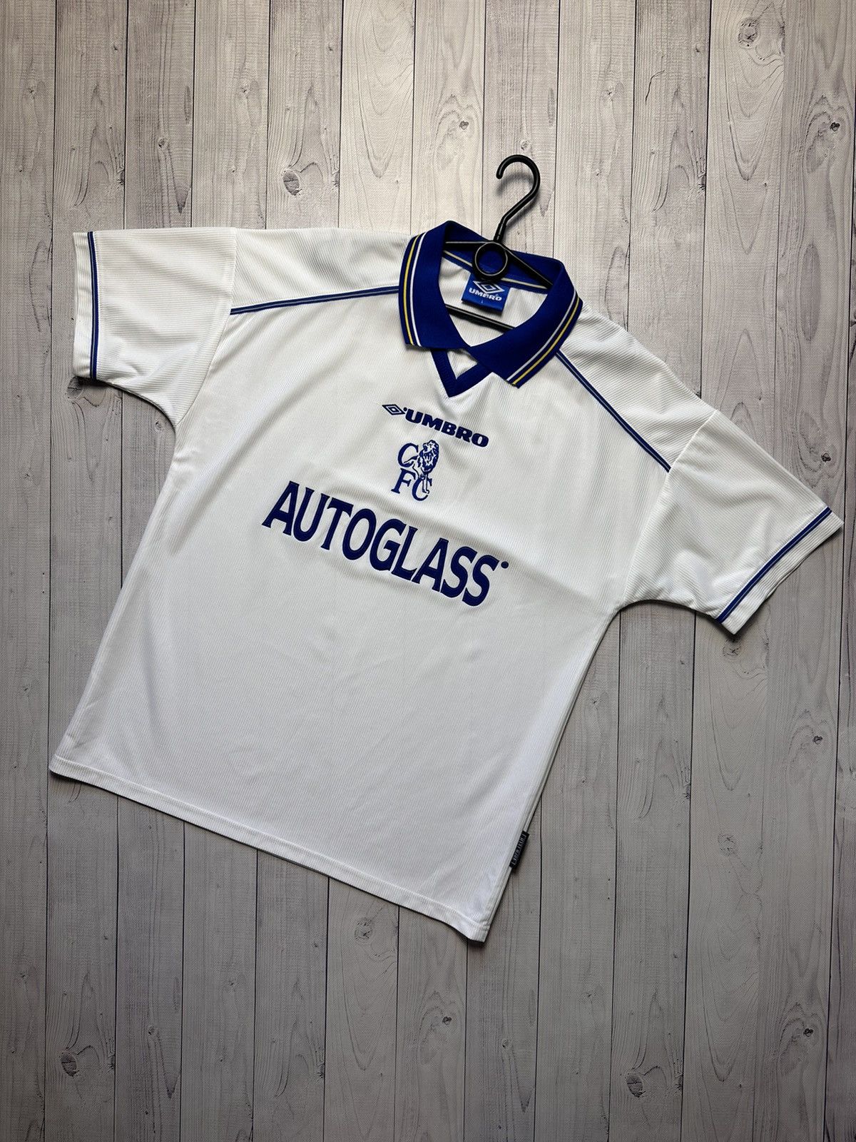 Chelsea Soccer × Umbro × Vintage Vintage Umbro Chelsea soccer jersey size L central logo Size US L / EU 52-54 / 3 - 1 Thumbnail