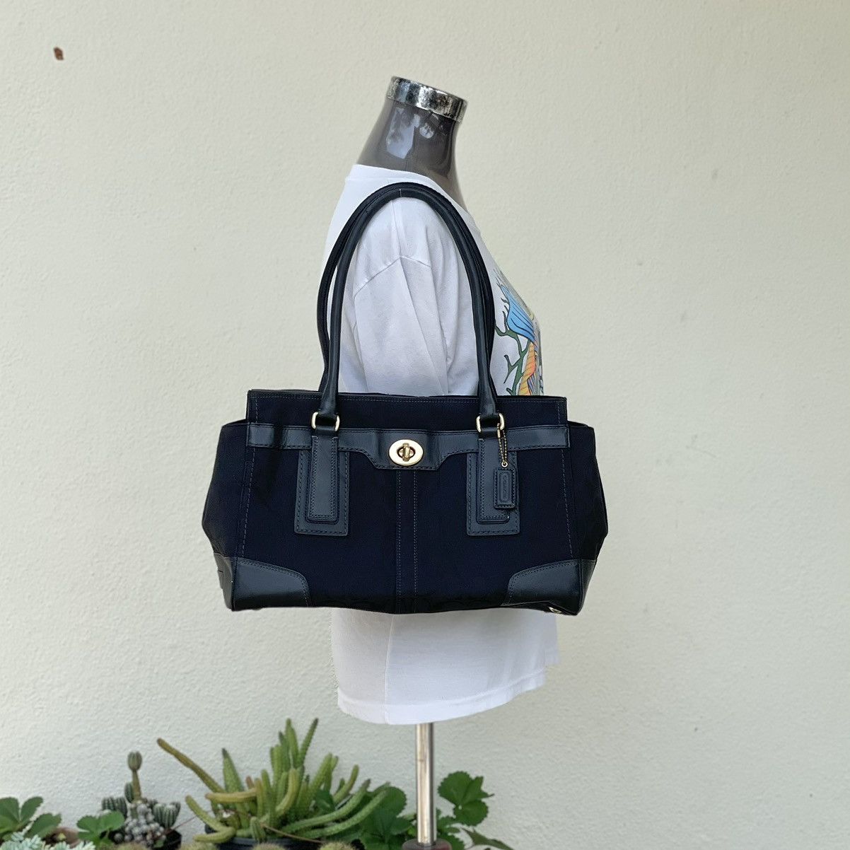 Coach Coach Hamptons Signature Handbag Size ONE SIZE - 1 Thumbnail