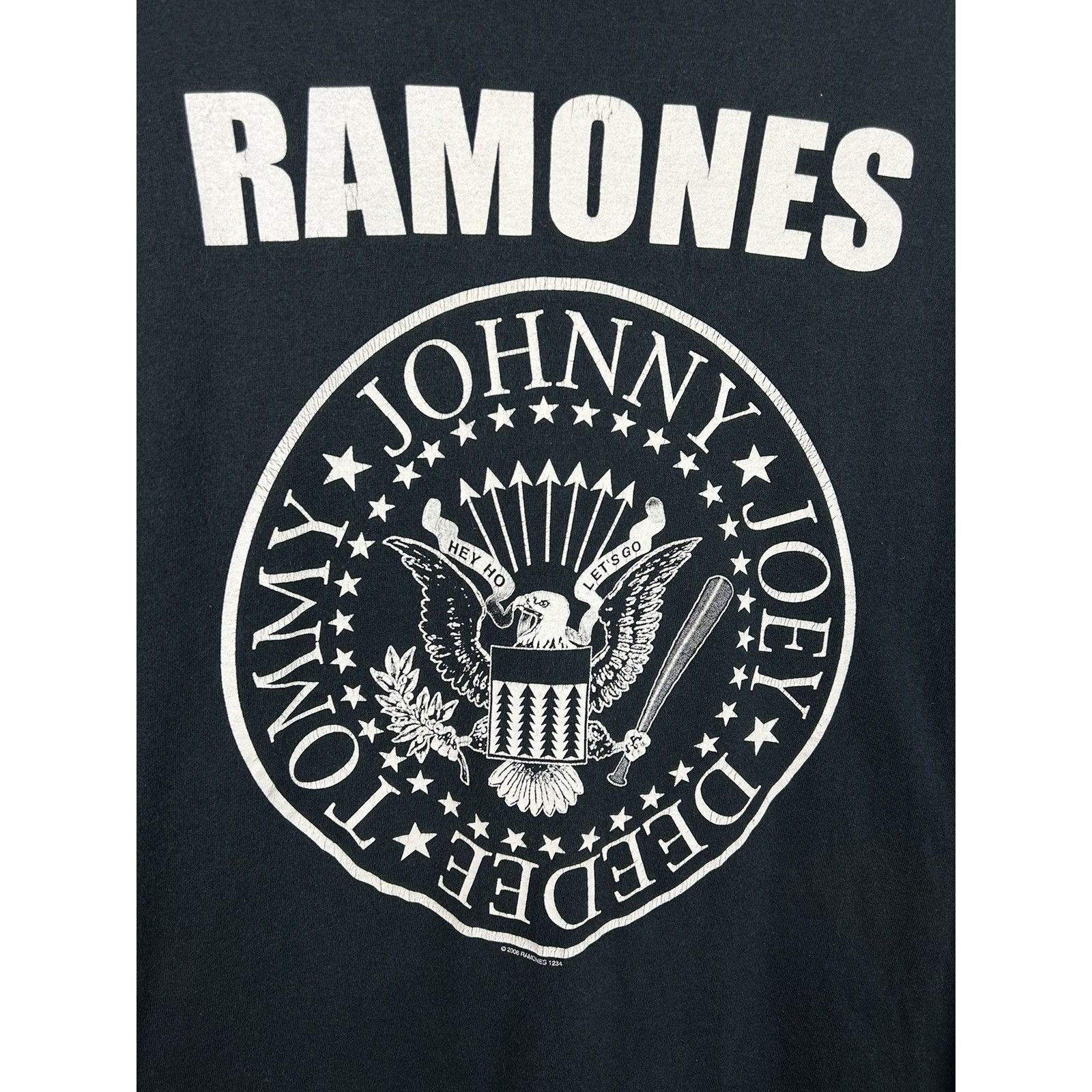 Band Tees 00s Vintage 2006 Ramones 1234 Faded Short Sleeve T-Shirt Size US M / EU 48-50 / 2 - 2 Thumbnail