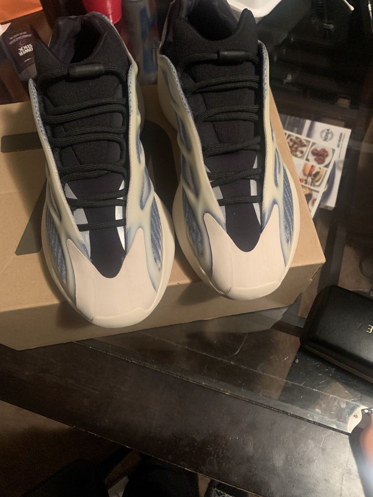Adidas Yeezy 700 V3 Kyanite Size US 10 / EU 43 - 6 Thumbnail