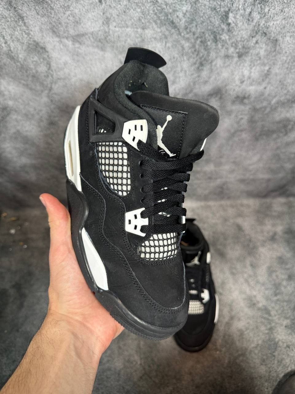 Jordan Brand Size 6.5Y | Jordan 4 White Thunder No Box | Pre-Owned Size US 6.5 / EU 39-40 - 1 Thumbnail