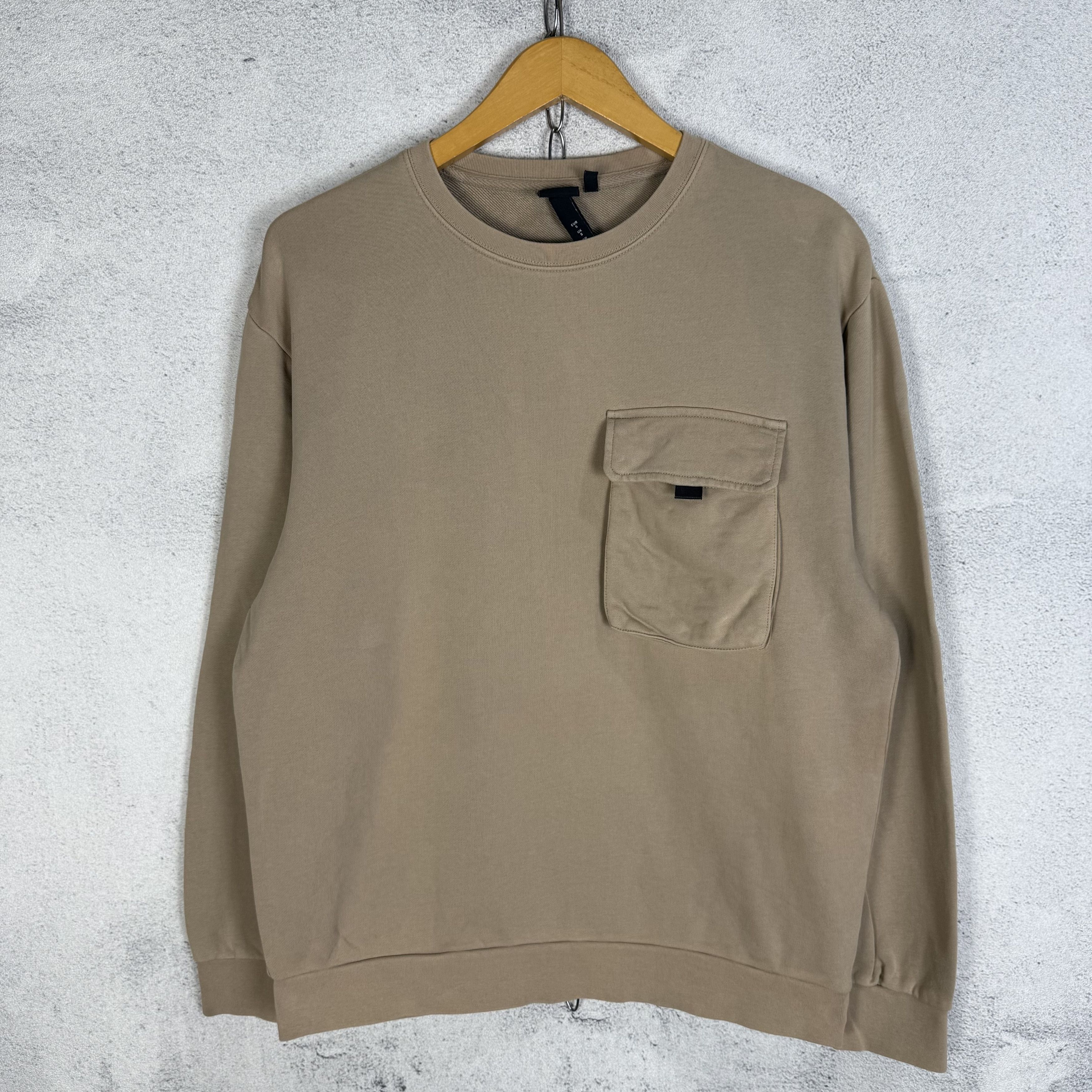 H&M H&M Big Pocket Sweatshirt Crewneck Size US S / EU 44-46 / 1 - 1 Thumbnail