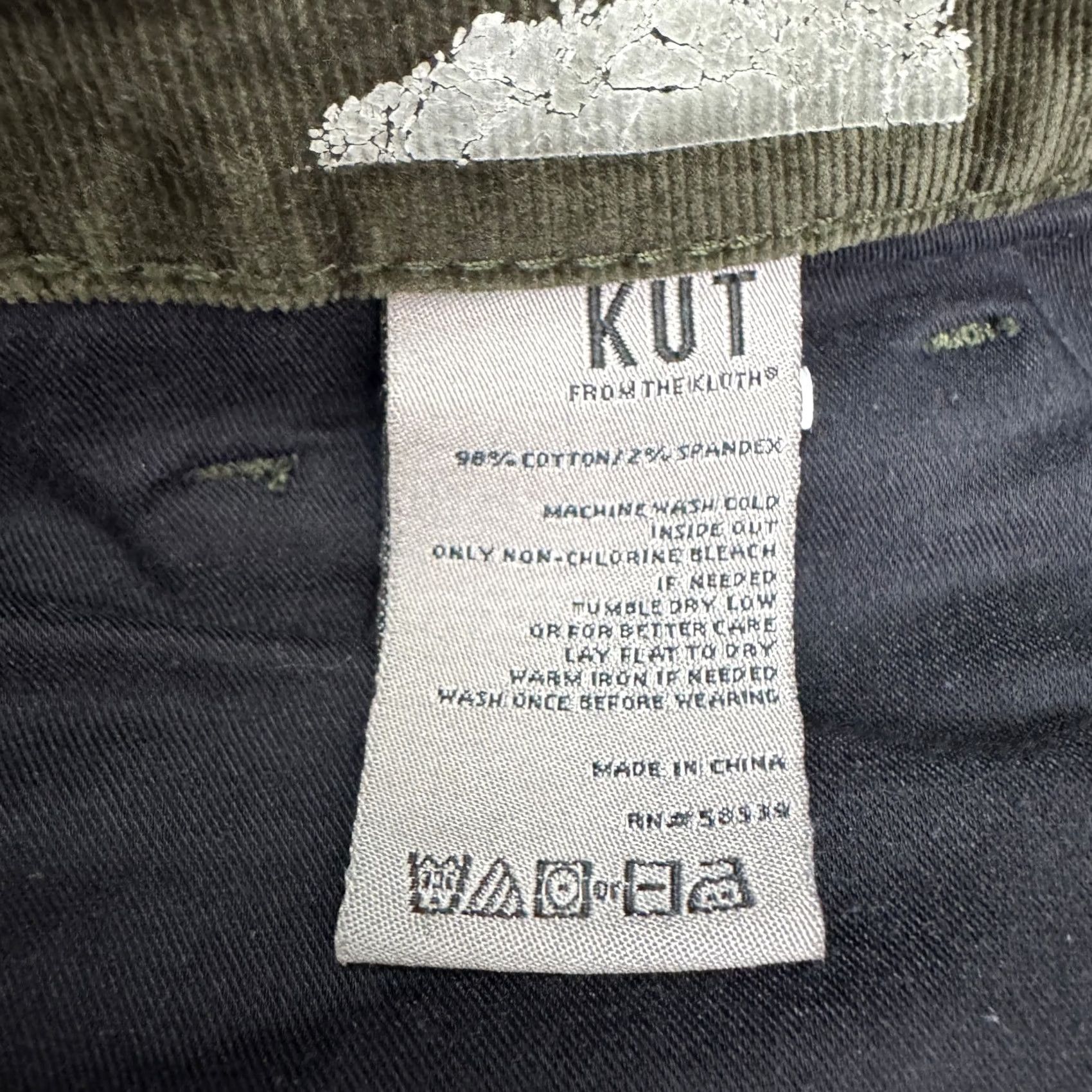 Vintage KUT From The Kloth Womens Green Straight Leg Slim Fit Corduroy Ankle Pants 14P Size 36" / US 14 / IT 50 - 7 Thumbnail