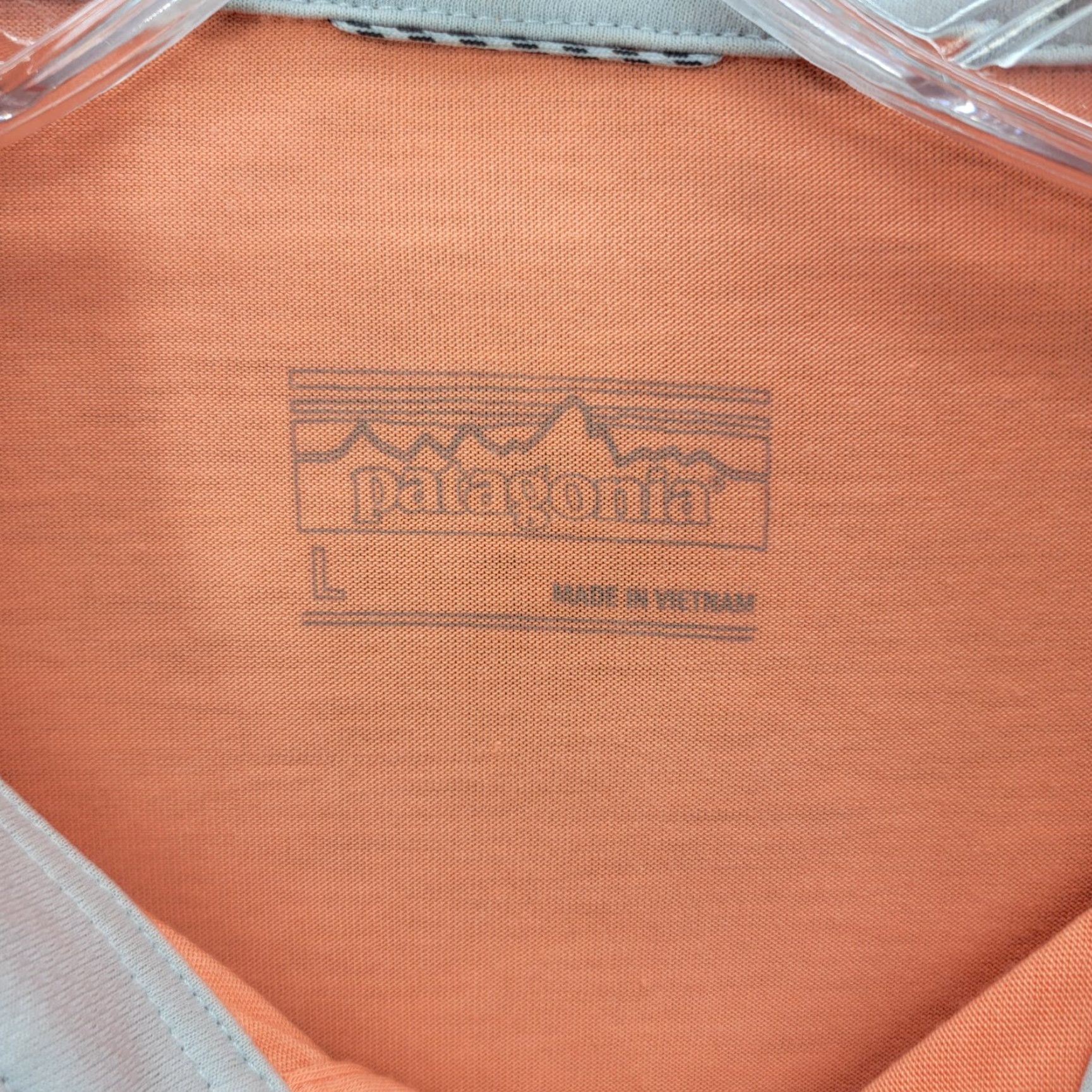 Patagonia PATAGONIA shirt mens large POLO SHIRT PEACH lightweight Size US L / EU 52-54 / 3 - 4 Thumbnail