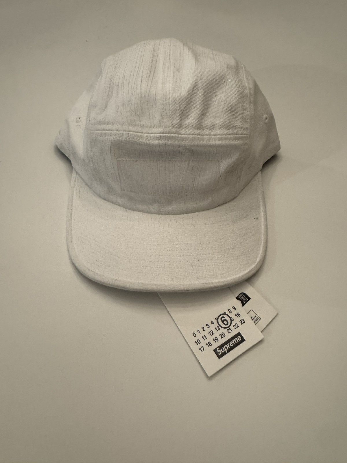 【値下不可】Supreme x MM6 Maison Margiela Cap Supreme MM6 Maison Margiela Painted Camp Cap White - SS24 - US