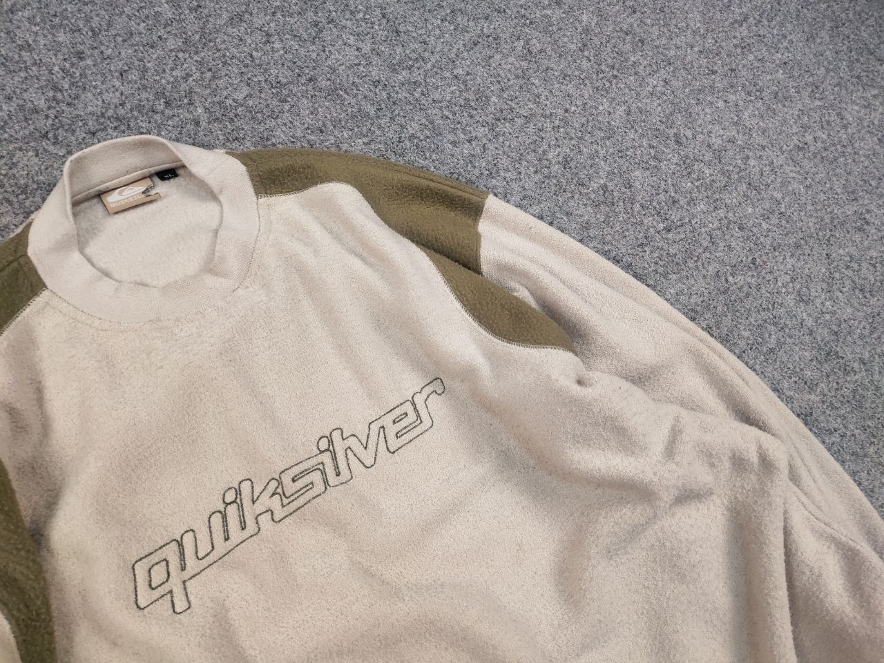 Quiksilver Quiksilver Vintage Beige Fleece Big Logo Sweatshirt Size US XL / EU 56 / 4 - 7 Thumbnail