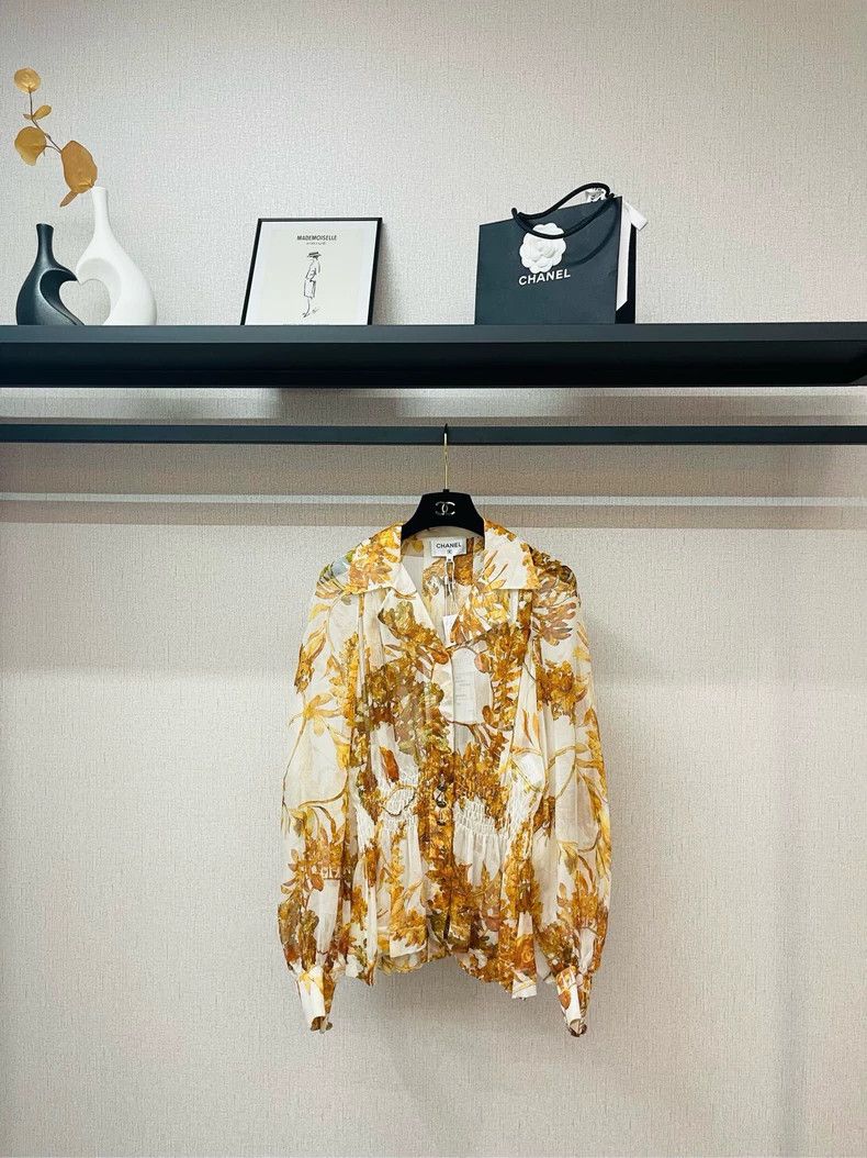 Chanel Chanel 18C Greek series gold silk shirt 2504-Nextarrow Size XS / US 0-2 / IT 36-38 - 1 Thumbnail