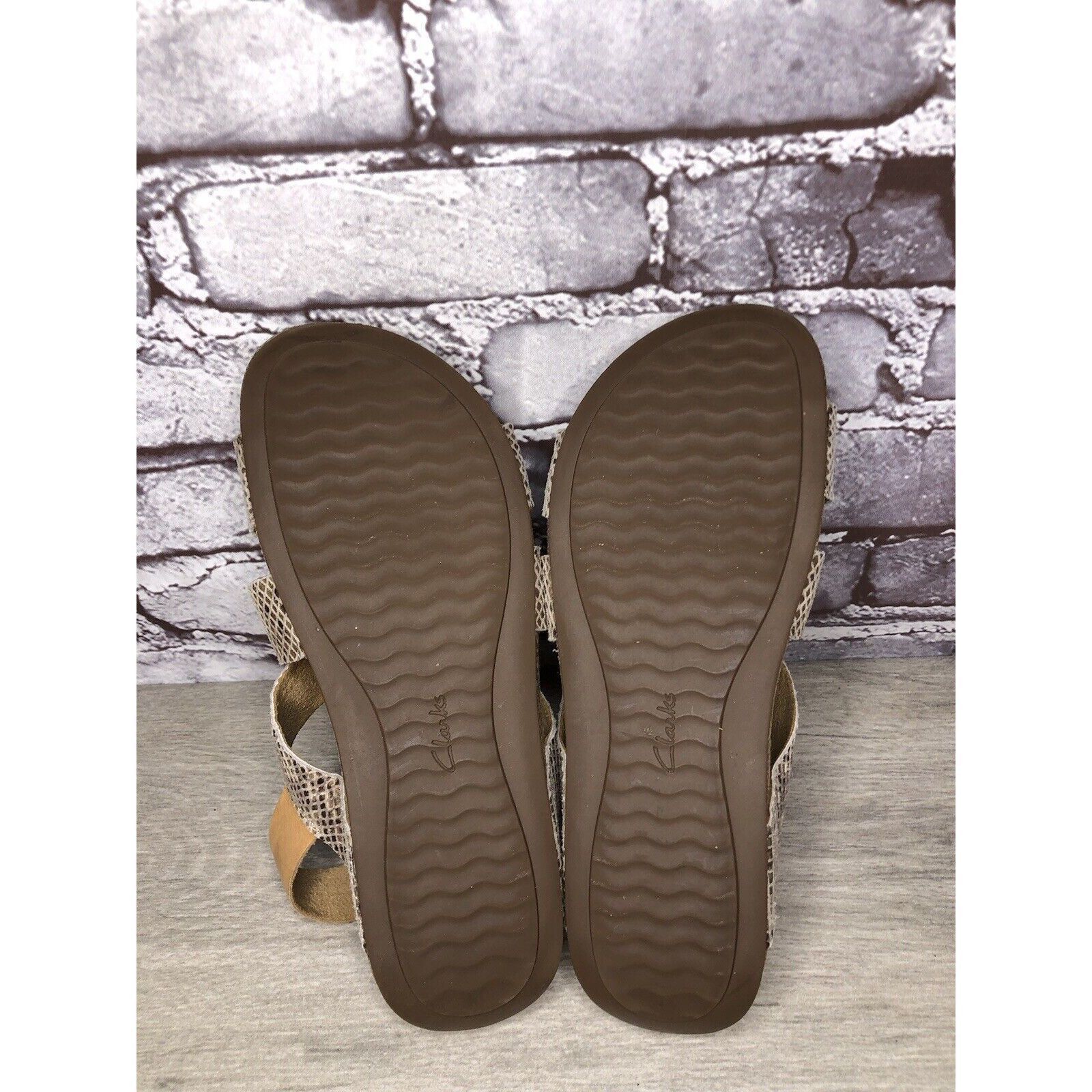 Clarks Clarks Artisan Taupe Snake Skin Print Ankle Strap Cork Wedge Size US 7.5 / IT 37.5 - 9 Thumbnail