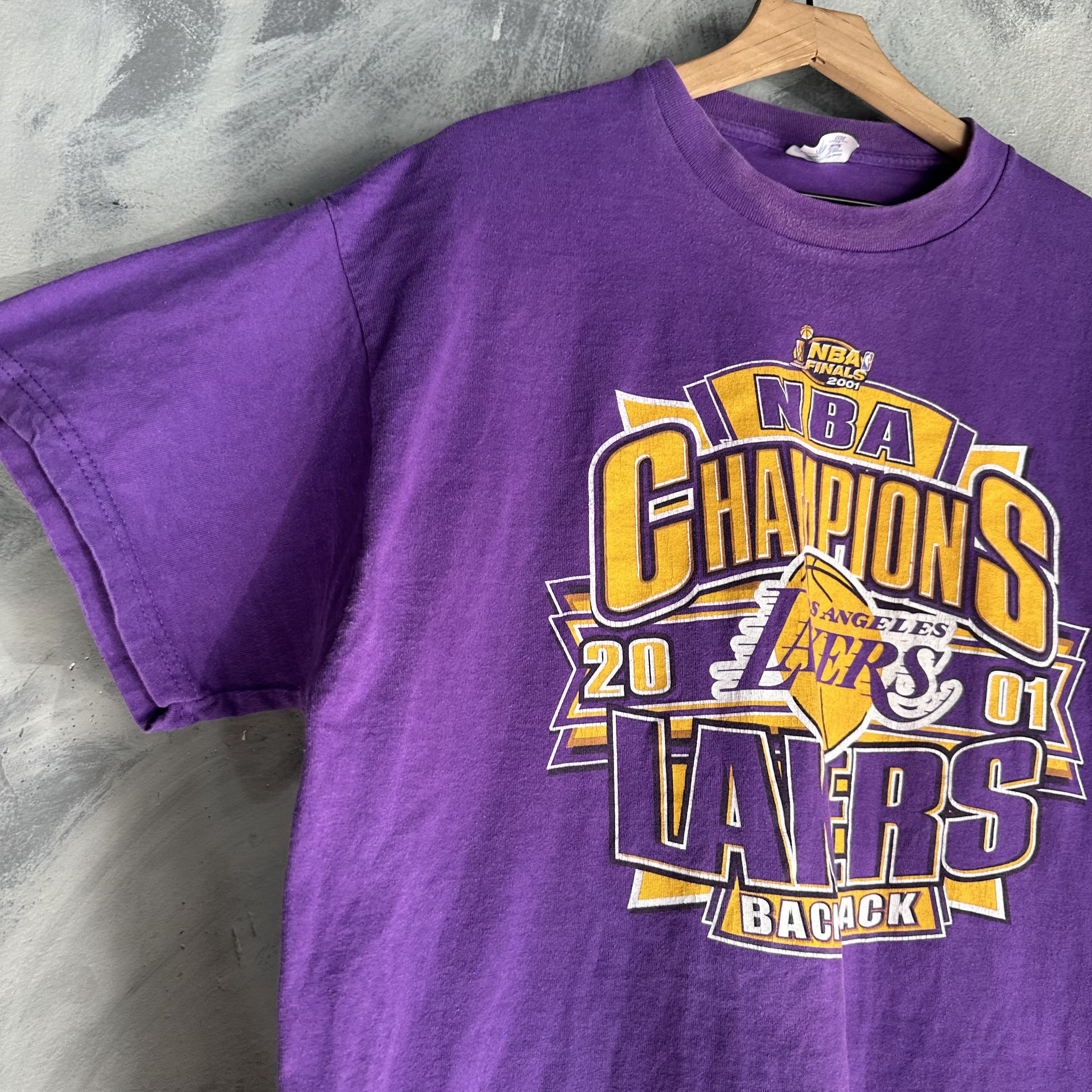 Champion Vintage Los Angeles LA Lakers 2001 Back 2 Back T Shirt Size US XL / EU 56 / 4 - 3 Thumbnail
