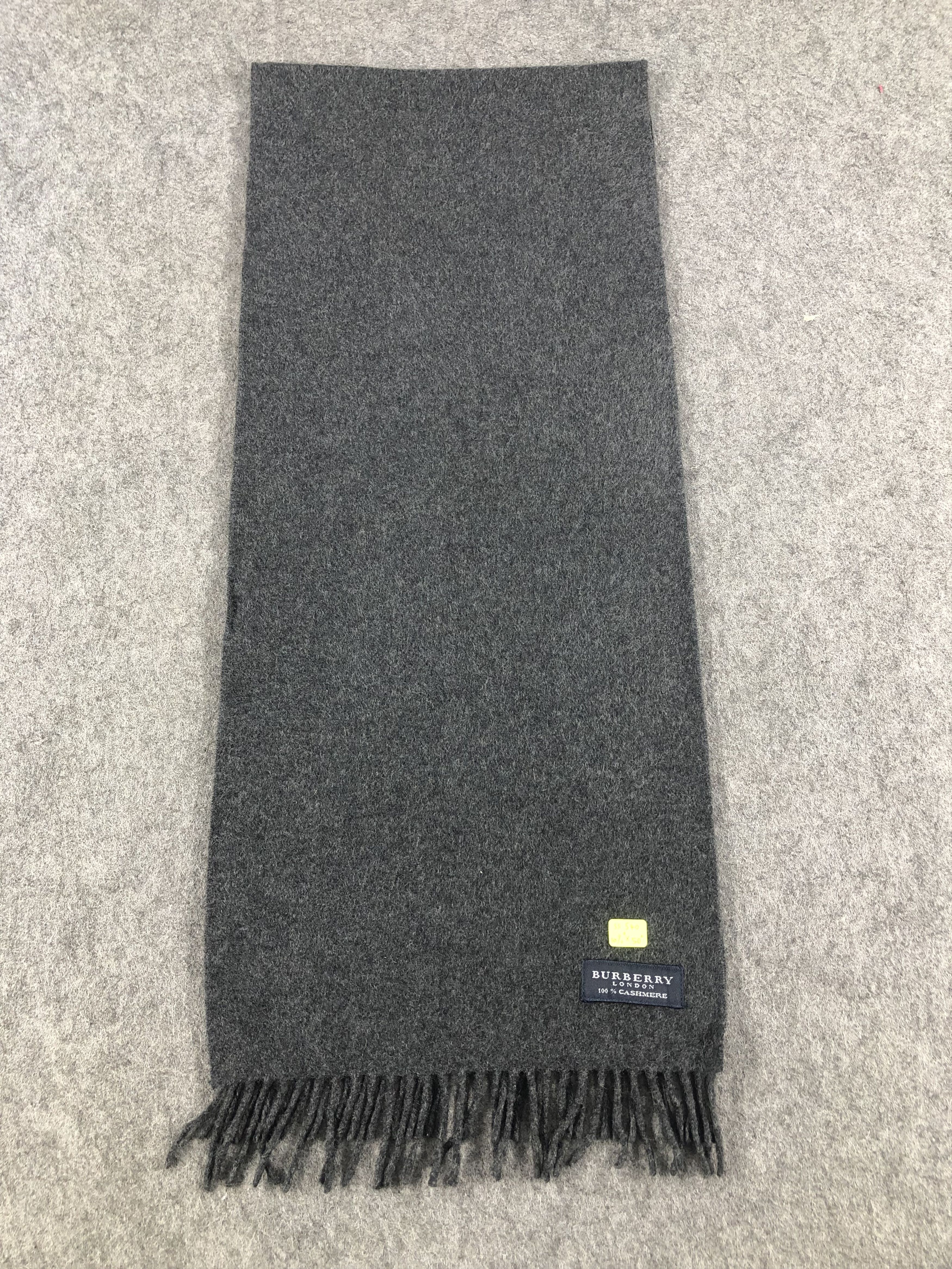 Burberry Burberry Cashmere Scarf / Muffler / Neckwear Size ONE SIZE - 3 Thumbnail
