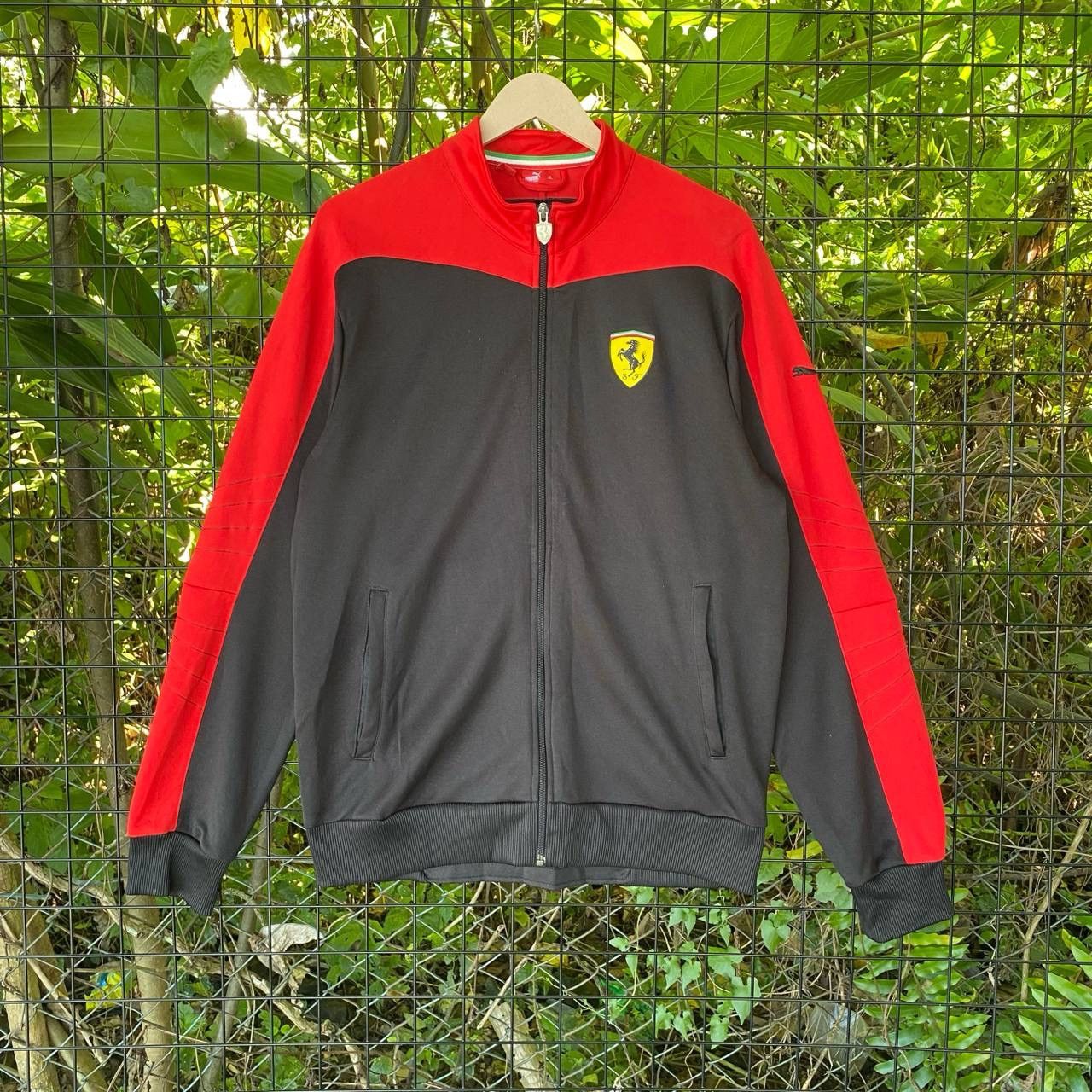 Ferrari × Japanese Brand × Puma Vtg Puma X Ferarri Zipper Jacket Size US L / EU 52-54 / 3 - 1 Thumbnail