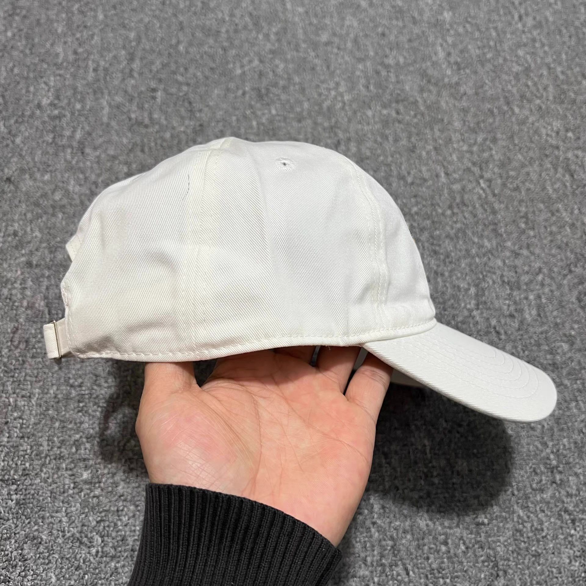 Cross Colours Cross Colours Embroidered Curved Brim Baseball Cap Q7 Size ONE SIZE - 8 Thumbnail