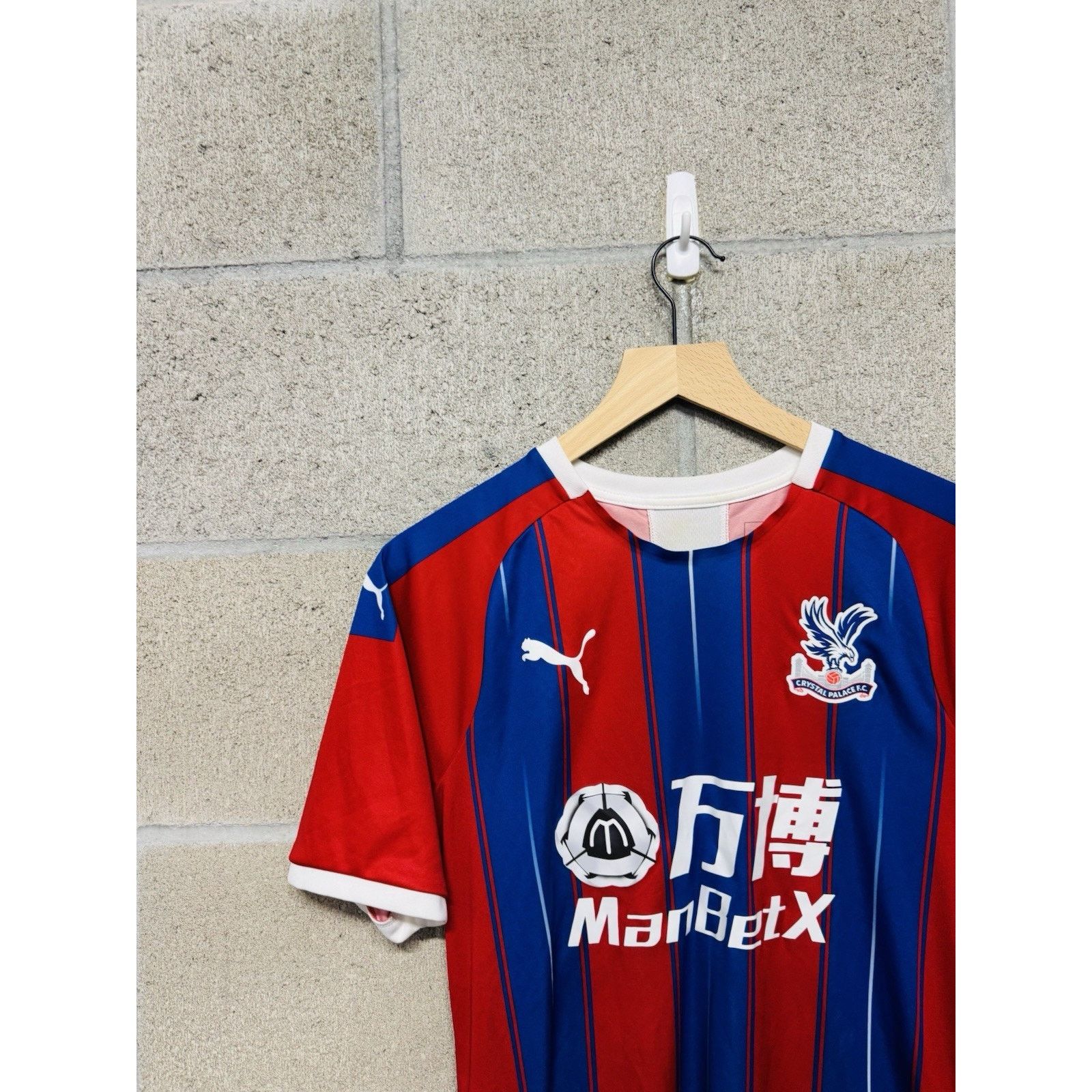 Puma Puma Crystal Palace FC Manbetx soccer Jersey Small 2019 2020 Size US S / EU 44-46 / 1 - 4 Thumbnail