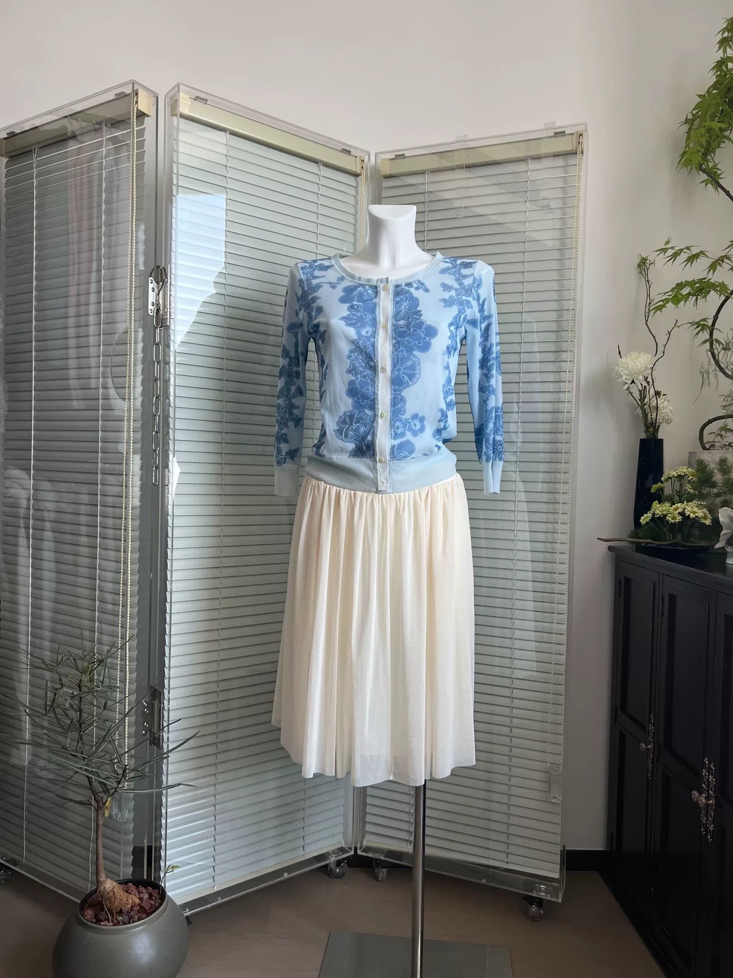 Vivienne Tam VIVIENNETAM Blue Porcelain Mesh Cardigan Size S / US 4 / IT 40 - 1 Thumbnail