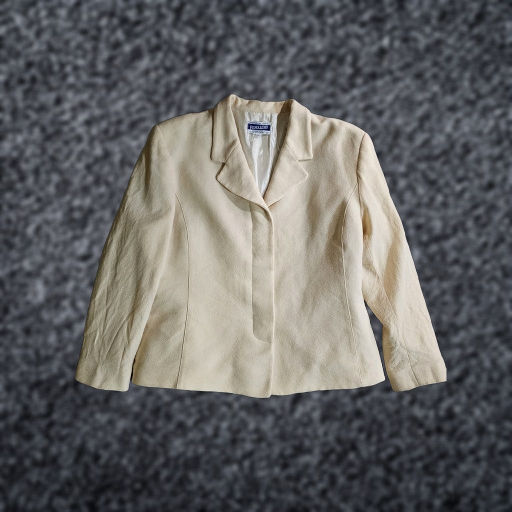 Pendleton VINTAGE Pendleton Blazer 100% Wool Ivory Lined 4 Button Jacket Women's 16 Size XXL / US 16-18 / IT 52-54 - 1 Thumbnail