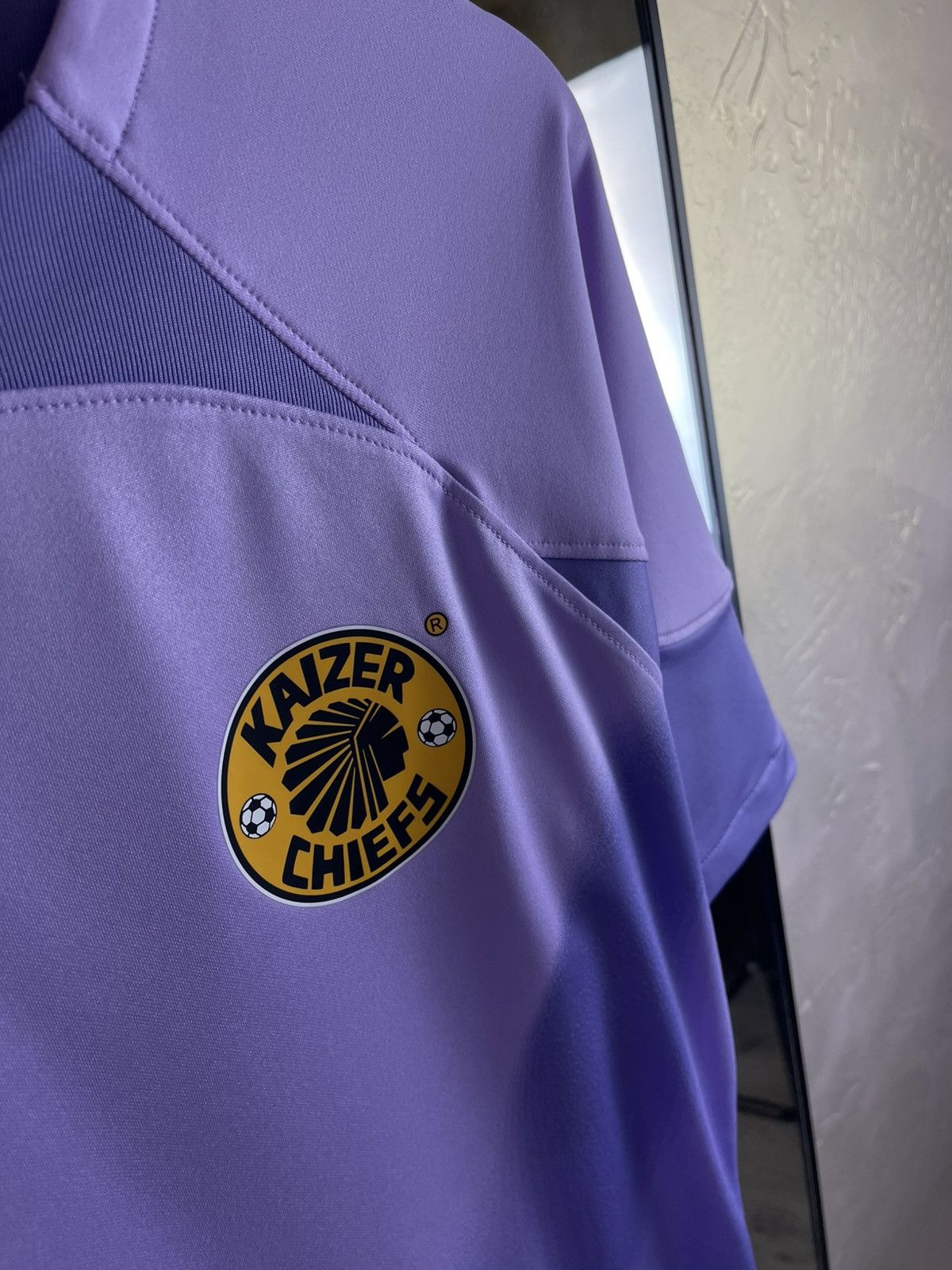Nike Nike Kaizer Chiefs 2022/23 Away Dri-FIT Soccer Jersey Size US L / EU 52-54 / 3 - 5 Thumbnail