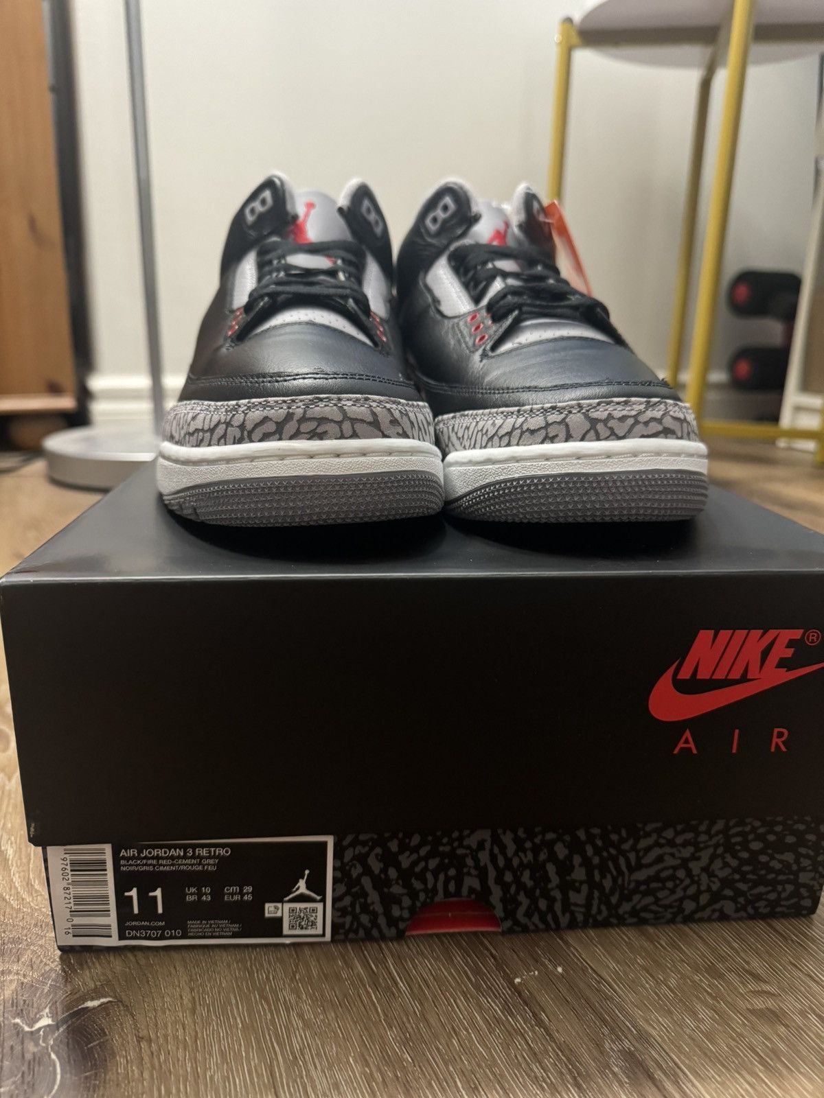 Jordan Brand Jordan 3 Black Cement Size US 11 / EU 44 - 2 Thumbnail