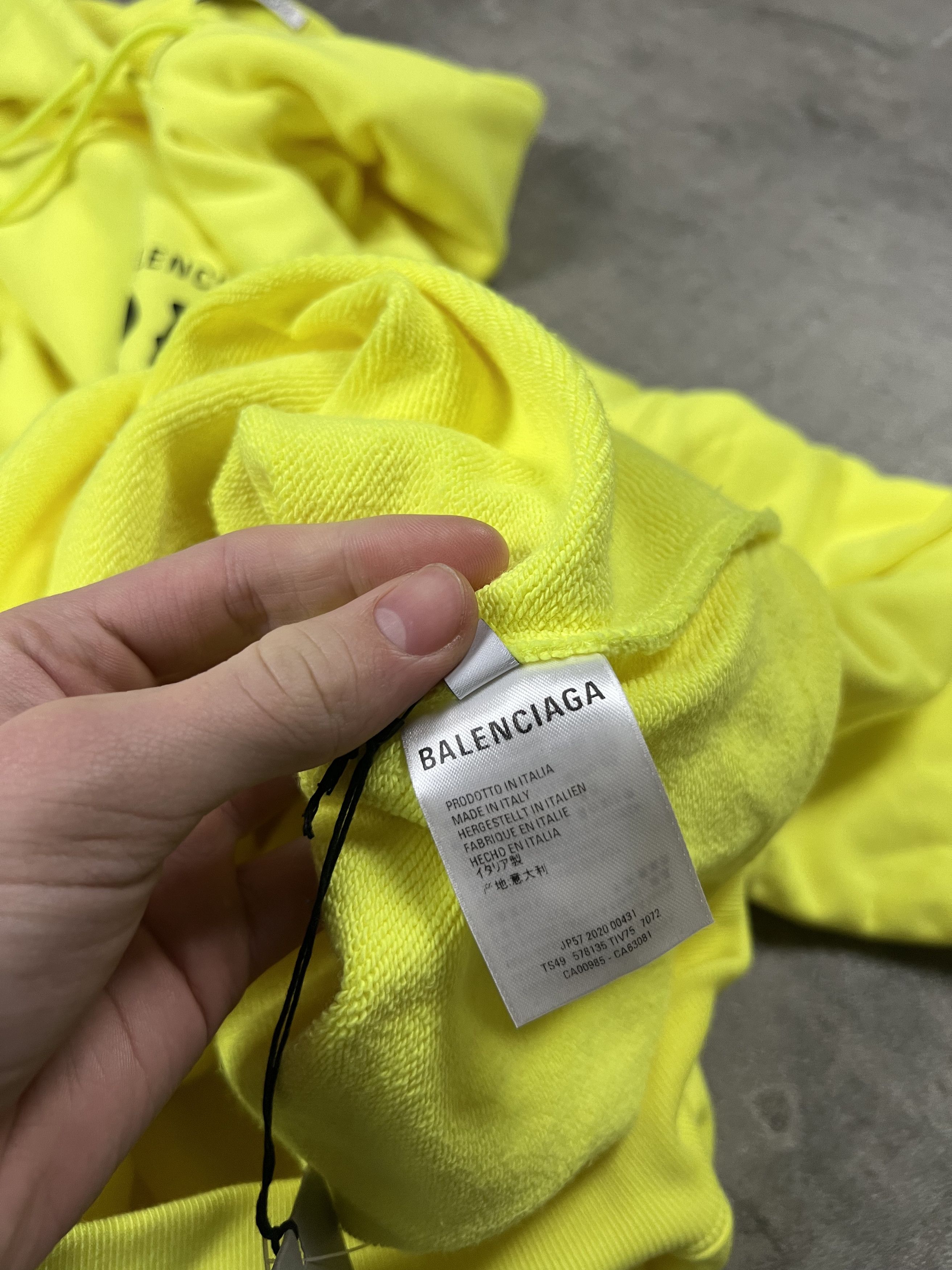 Balenciaga balenciaga crew big logo hoodie size S fakt L legit luxury Size US S / EU 44-46 / 1 - 9 Thumbnail