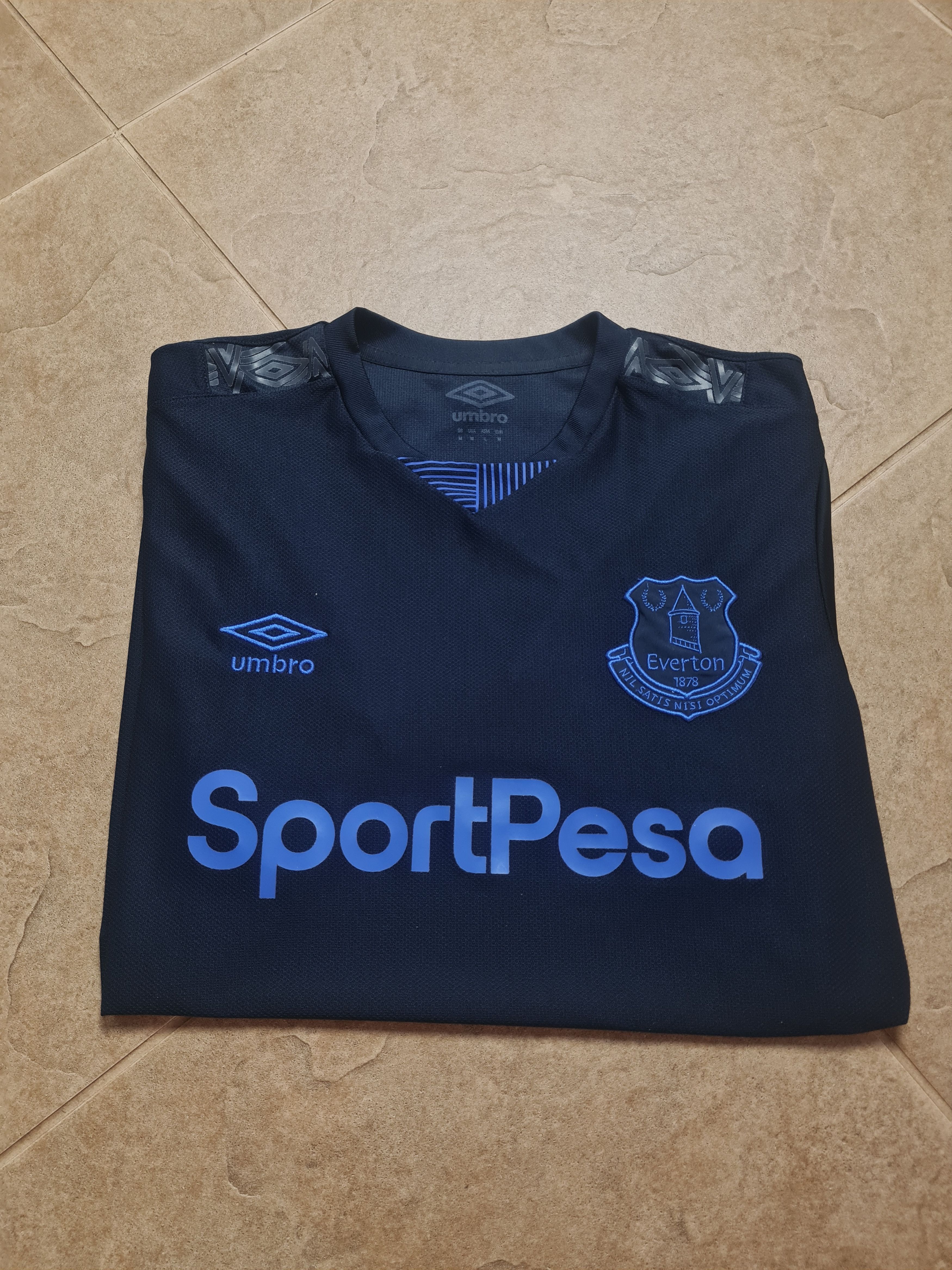 Umbro EVERTON 2019 2020 THIRD FOOTBALL SHIRT SOCCER JERSEY UMBRO Size US M / EU 48-50 / 2 - 14 Thumbnail