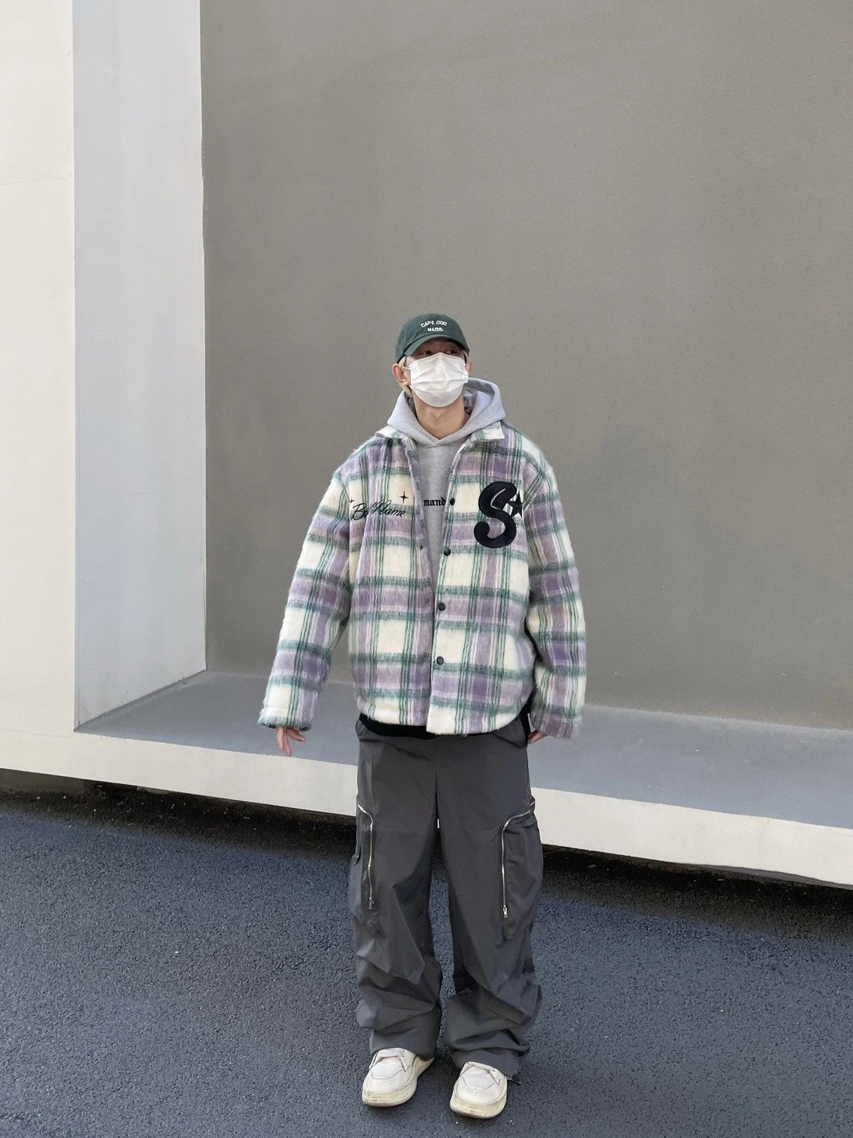 Japanese Brand Baggy Cargo Pants Straight Casual Harajuku Y2K Style Pockets Size US 34 / EU 50 - 12 Thumbnail