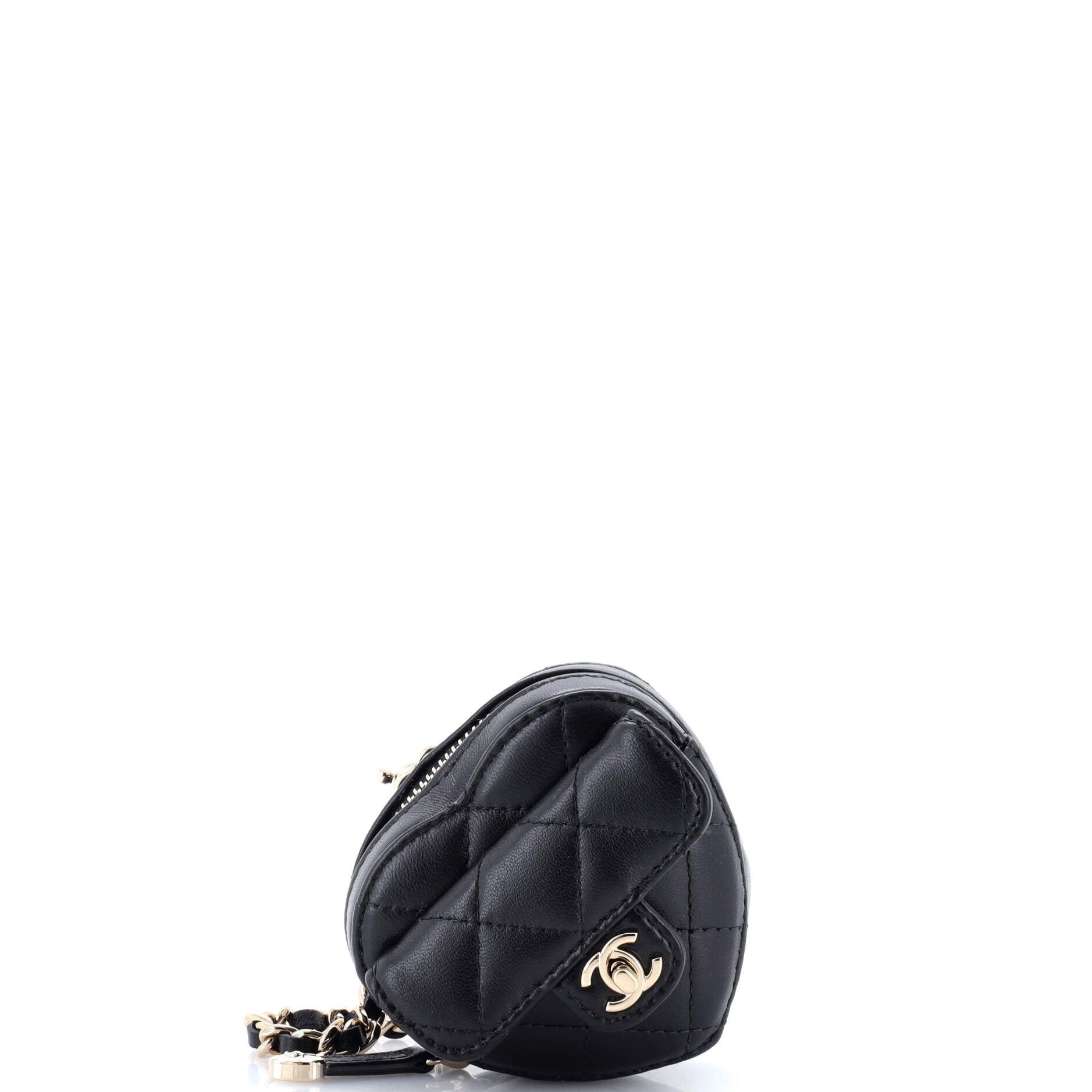 Chanel CC in Love Heart Chain Necklace Zip Coin Purse Size ONE SIZE - 1 Thumbnail