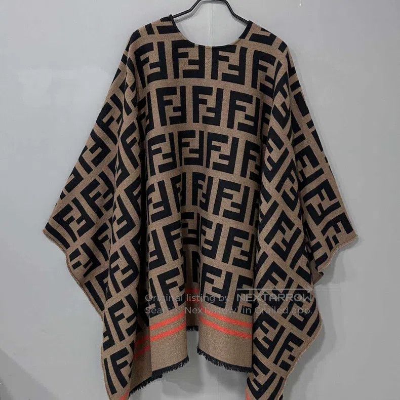 Fendi Fendi Embroidered poncho cloak jacket with floral pattern Size ONE SIZE - 3 Thumbnail