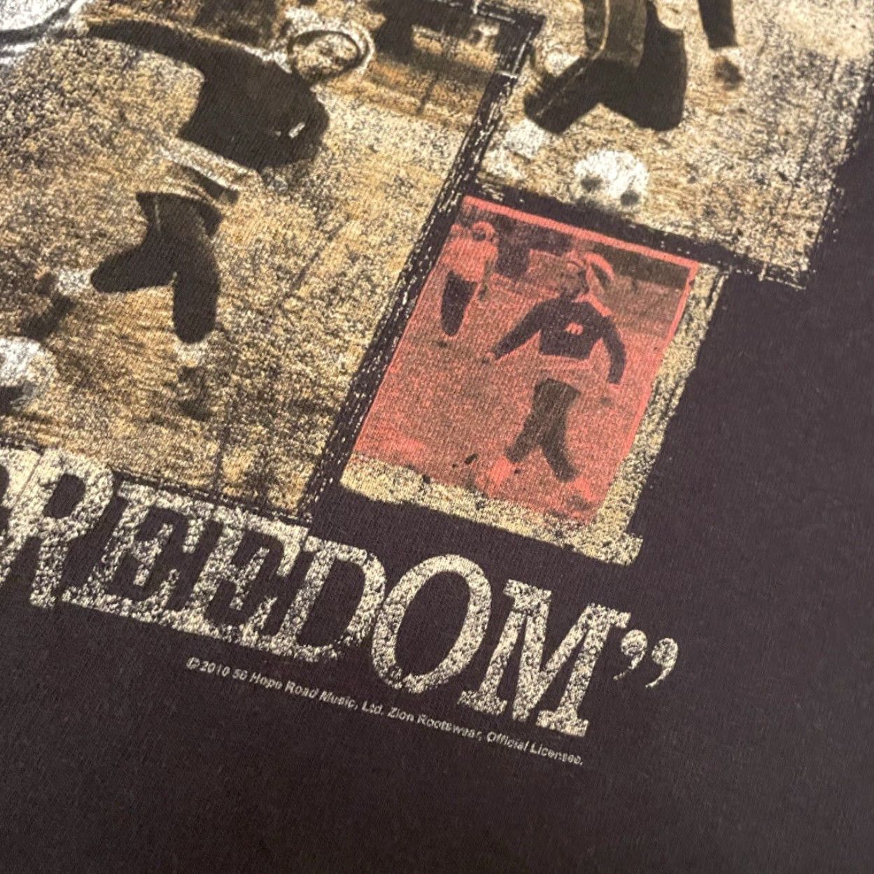 Vintage VINTAGE 90s Y2K Bob Market Soccer Football Is Freedom 2010 VTG Shirt Mens M Zion Black Short Sleeve T-Shirt Mens M 90s Music Sports Zion Rootswear Size US M / EU 48-50 / 2 - 3 Thumbnail